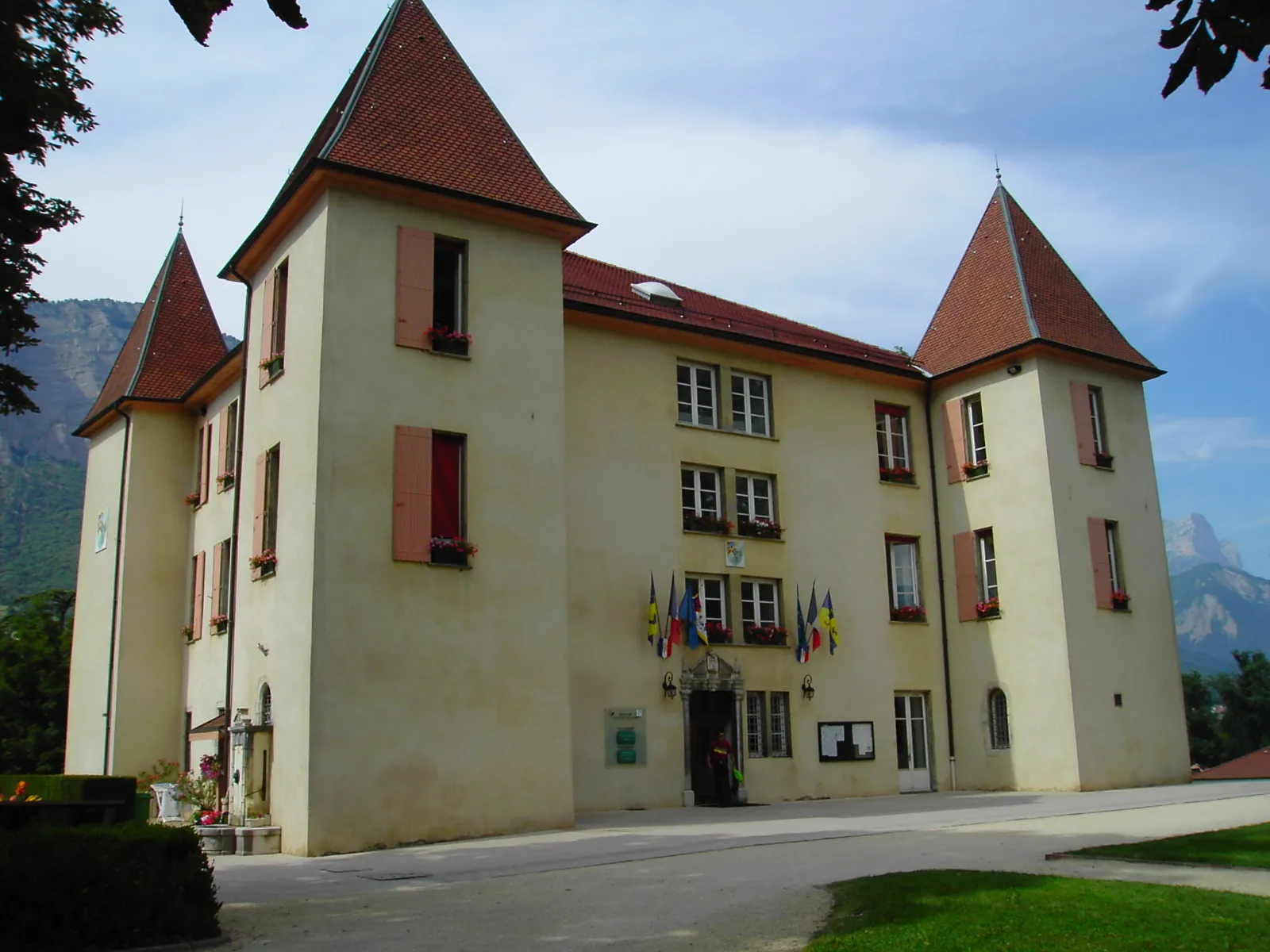Photo showing: Château de Miribel - Mairie de Montbonnot-Saint-Martin