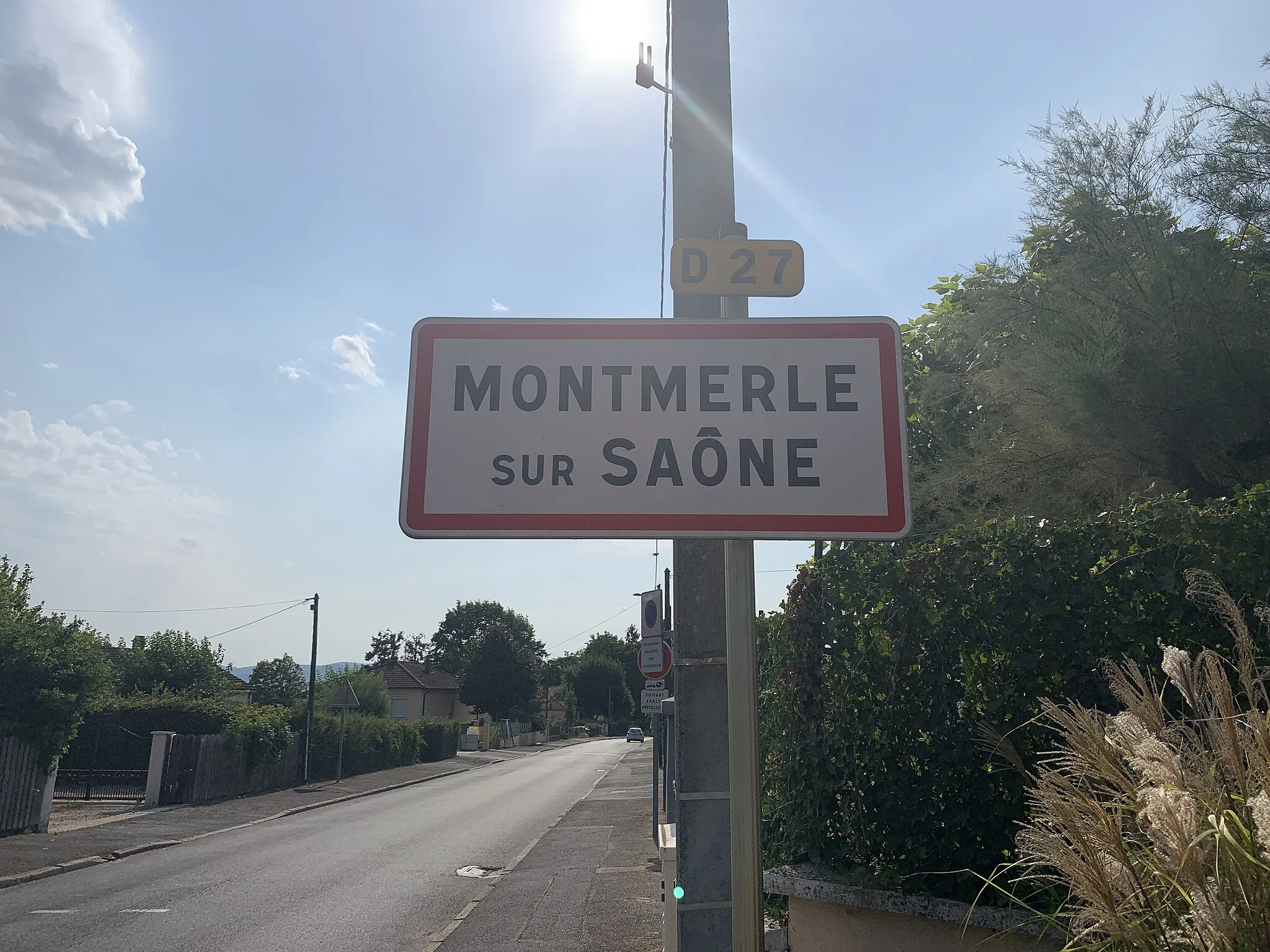 Photo showing: Panneau d'entrée dans Montmerle-sur-Saône.