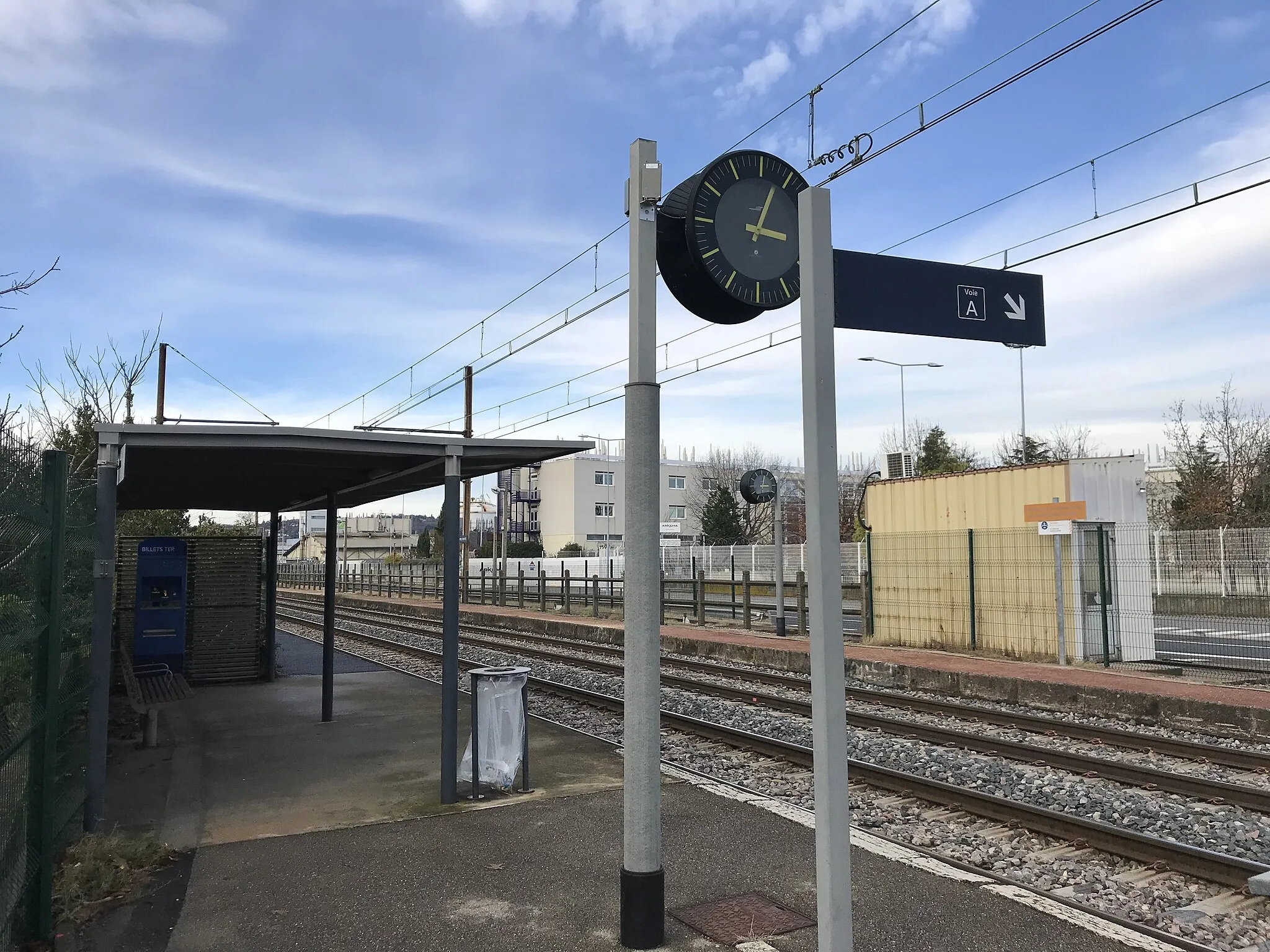Photo showing: Quai de la gare de Pierre-Bénite