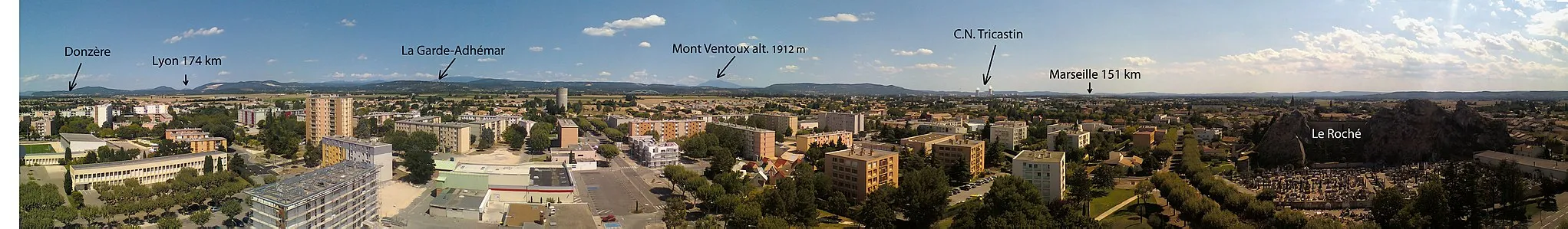 Photo showing: Vue panoramique de Pierrelatte (FRANCE)