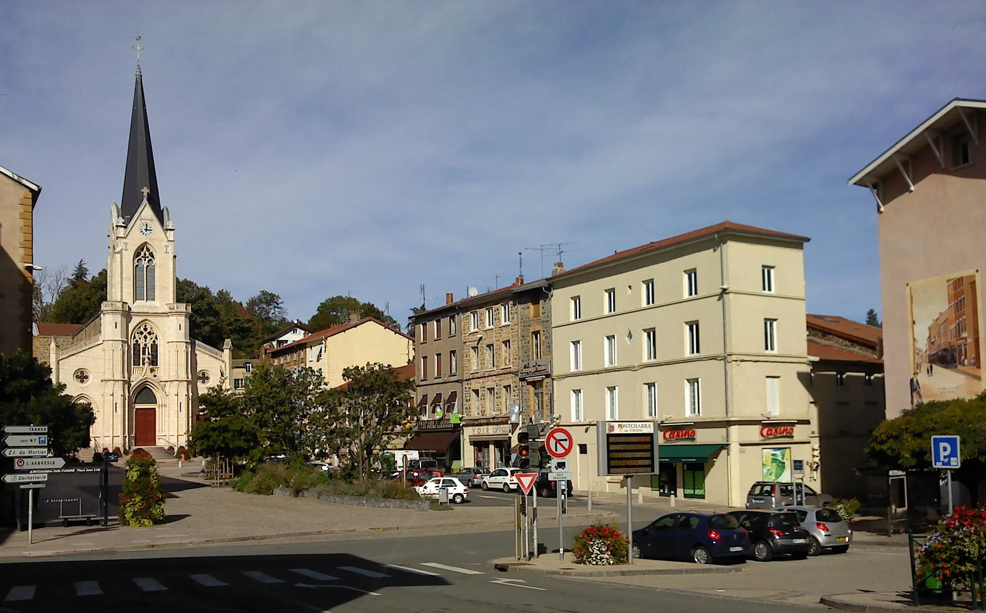 Photo showing: Centre village Pontcharra sur Turdine (Rhône)