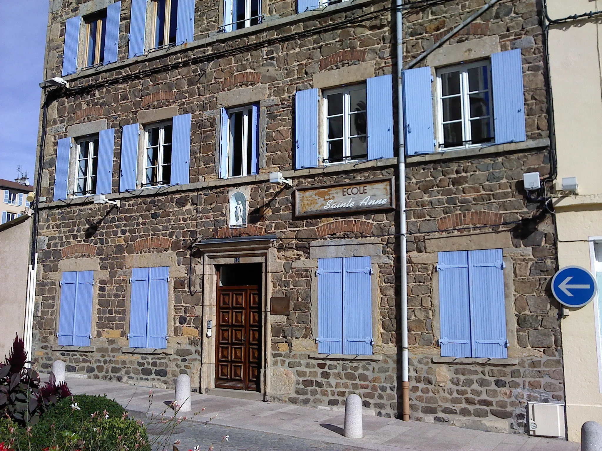Photo showing: école privée Saint Anne de Pontcharra sur Turdine (Rhône)