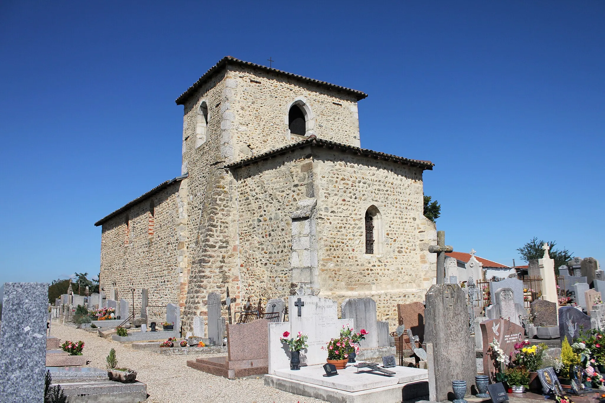 Photo showing: Old abbatial church of Moifond  (Pusignan) - view from south-east