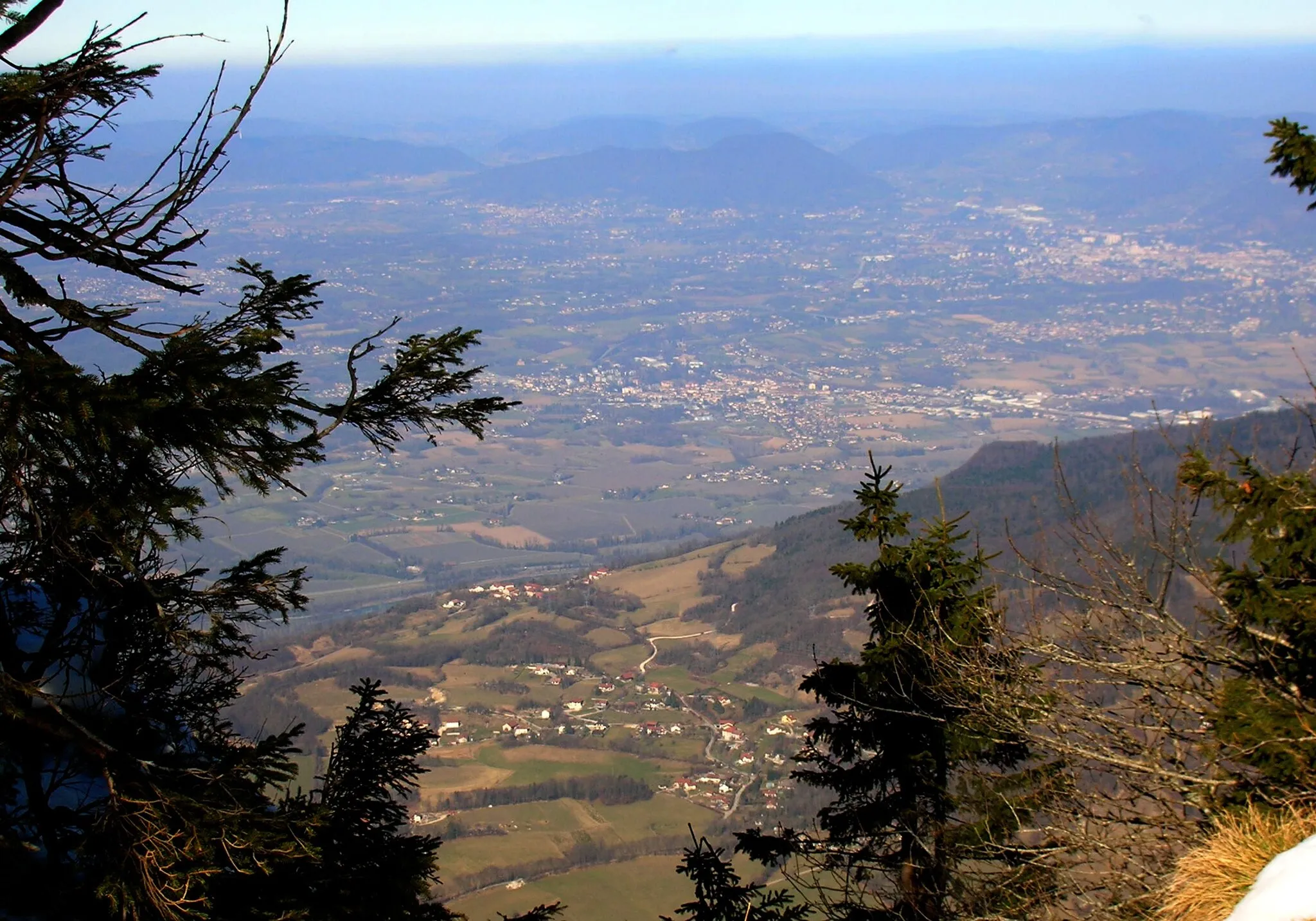 Photo showing: Panorama vu depuis La Grande Brèche (Gève, Autrans, Isère, AuRA, France). Vue sur Montaud et sur la vallée de l'Isère et le voironnais.