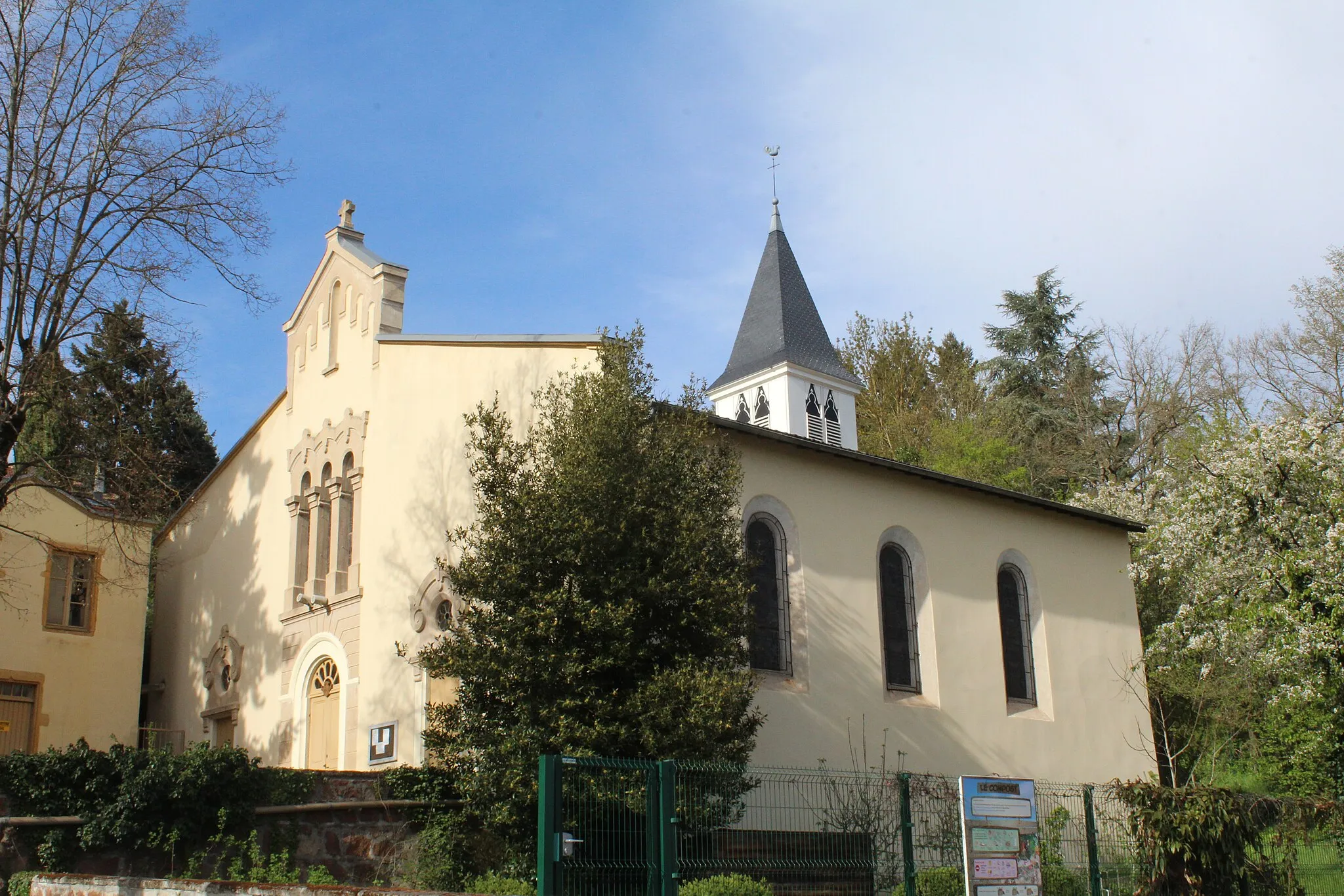 Photo showing: Église Saint-Martin de Riorges.