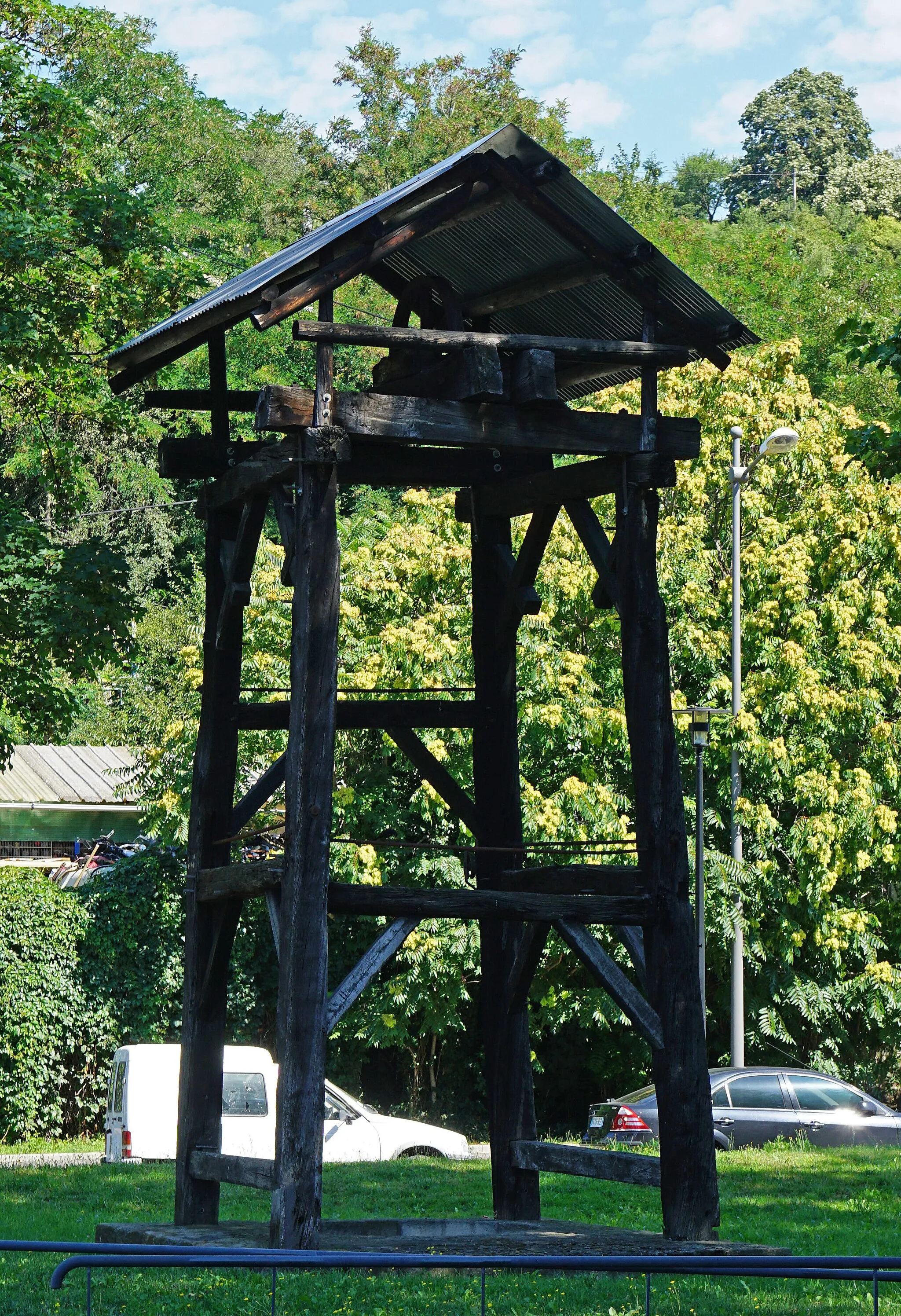 Photo showing: Le chevalement du puits Combélibert.