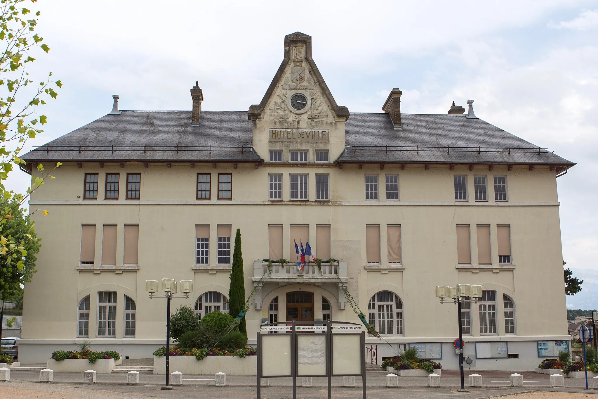 Photo showing: Mairie de Rives / Rives, Isère, France