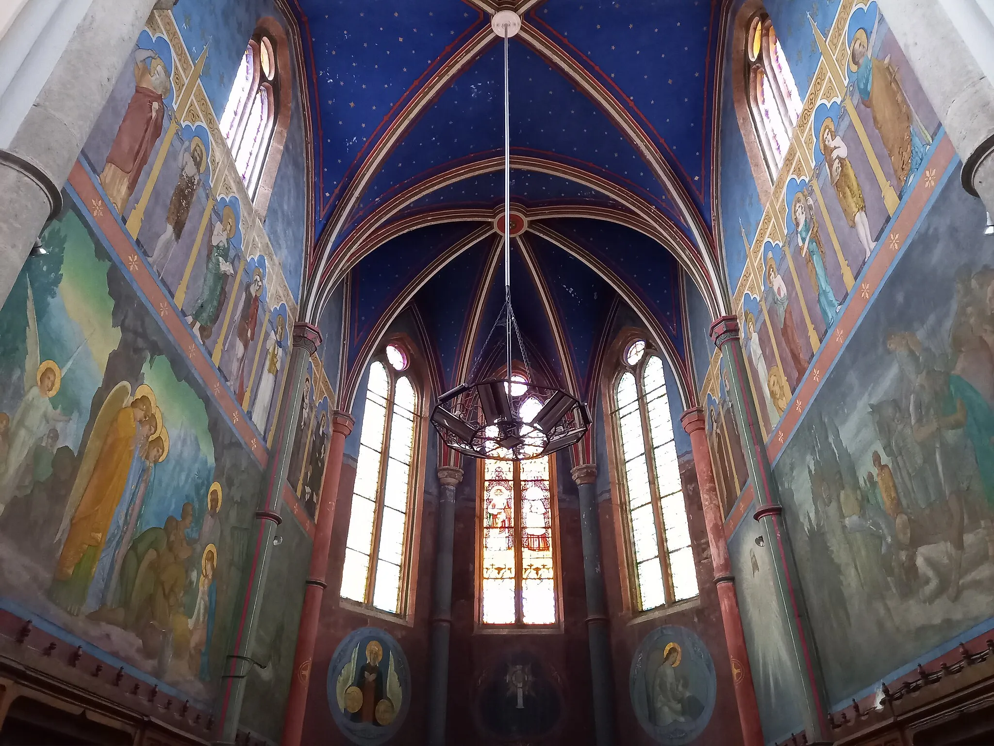 Photo showing: Le chœur de la nouvelle église de Saint-Denis-en-Bugey a été peint, entre 1928 et 1932, par Pierre Paulin.