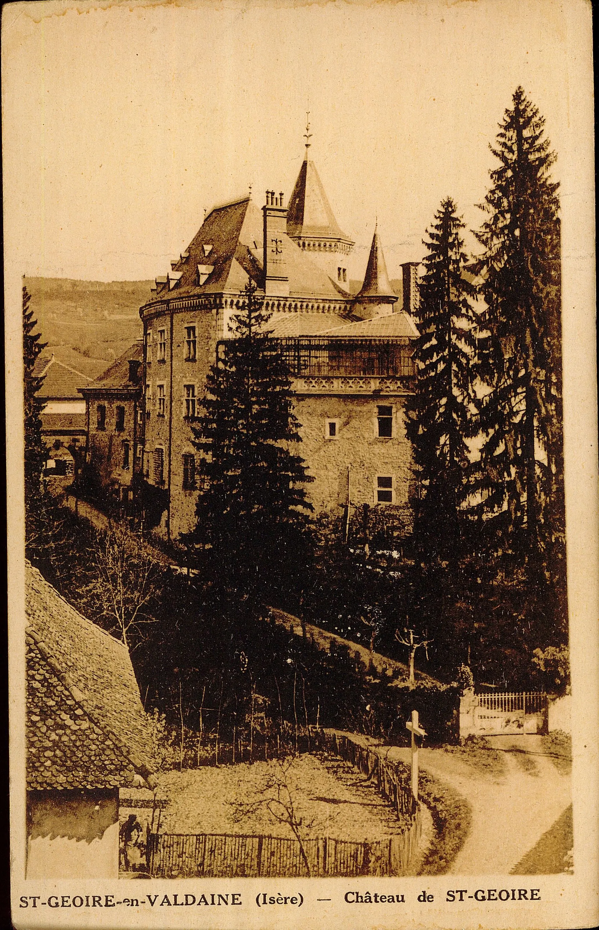 Photo showing: St Geoire en Valdaine (Isère) - Château de St Geoire