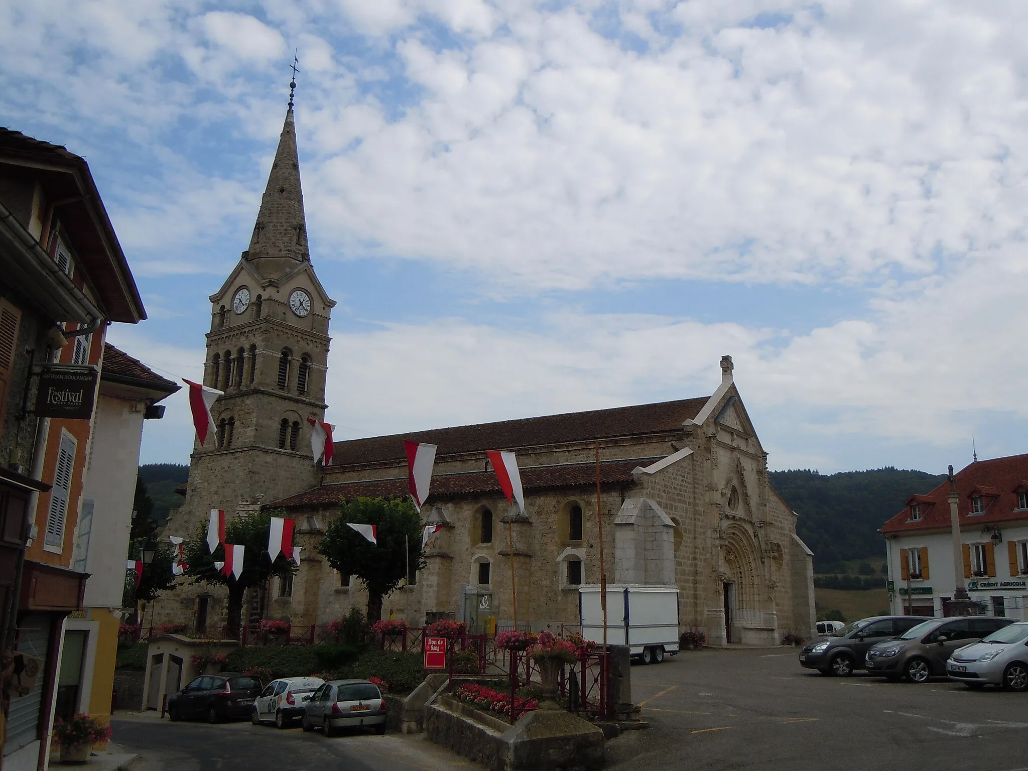 Photo showing: Saint-Geoire-en-Valdaine - place de l'église - Isère France