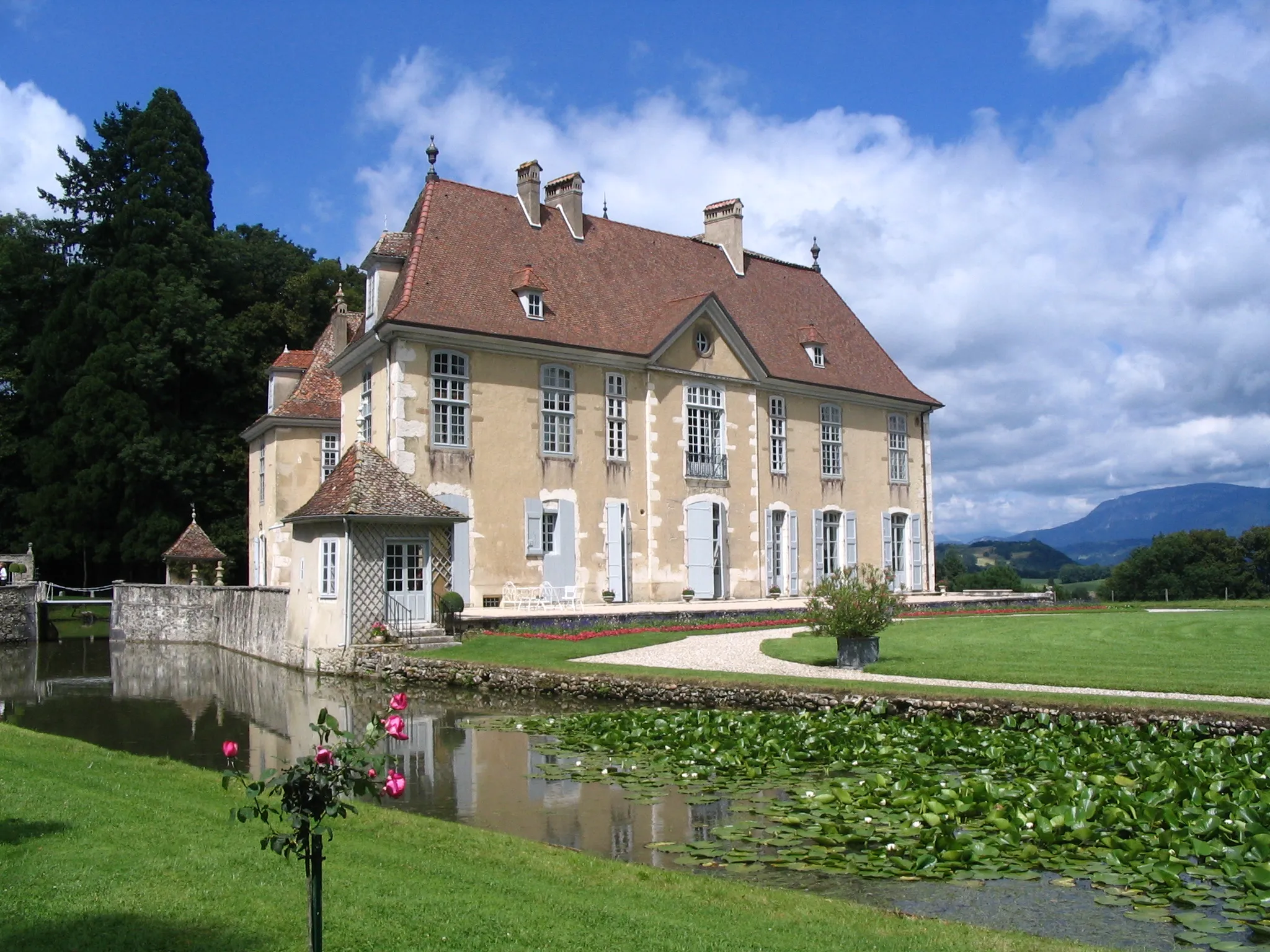 Photo showing: Château de Longpra, Saint-Geoire-en-Valdaine, Isère, France