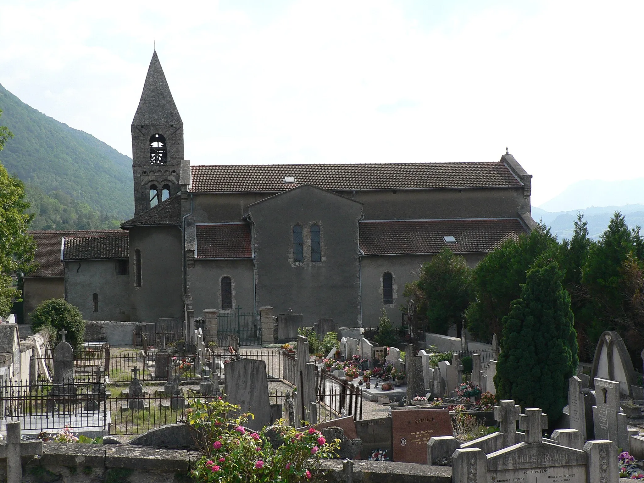 Photo showing: Église Saint-Pierre de Saint-Georges-de-Commiers,  (Classée 1910)