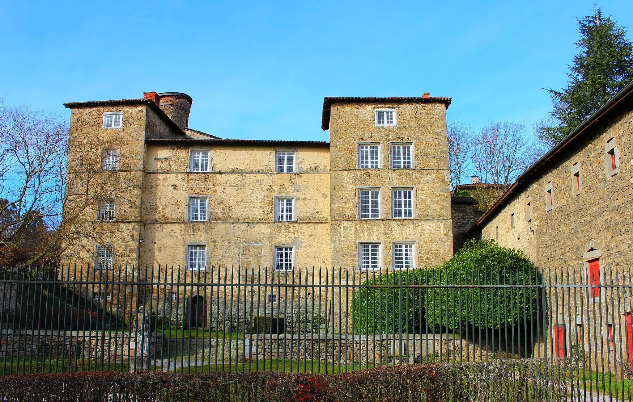 Photo showing: Le château de Malval, situé à Saint-Héand. Inscrit à l’inventaire des Monuments Historiques (arrêté du 8 mai 1964).