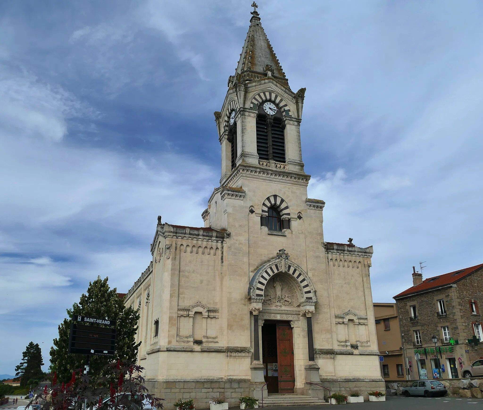 Photo showing: Église Saint-Médard de Saint-Héand