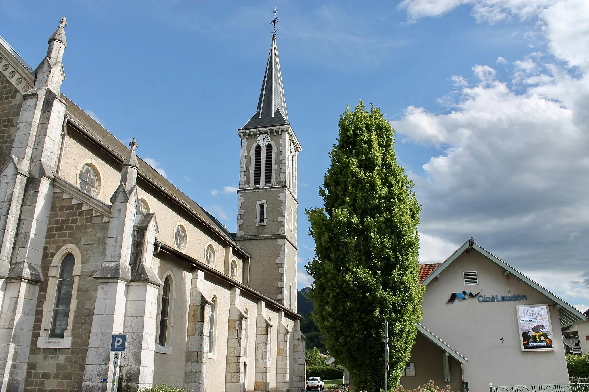 Photo showing: Profil de l'église Saint-Nicolas de Saint-Jorioz.