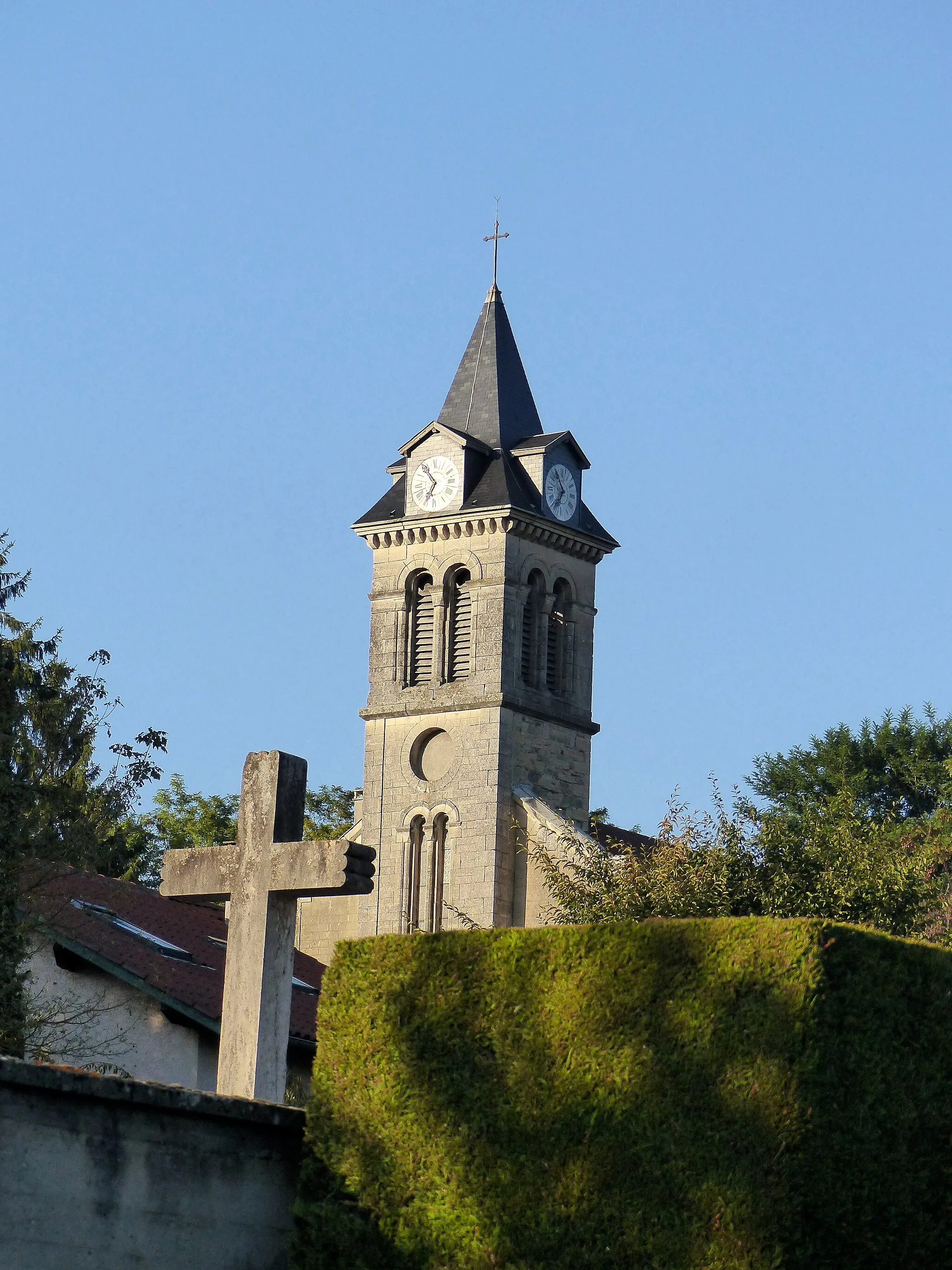 Photo showing: Église Saint-Pierre de Saint-Just-Chaleyssin