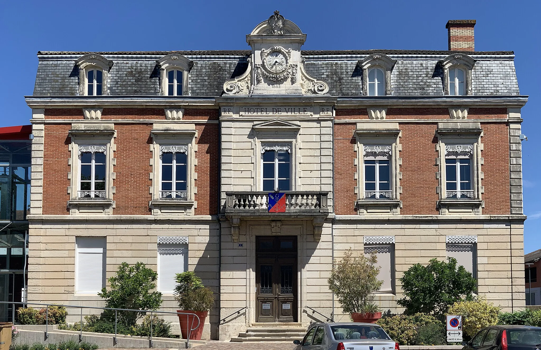 Photo showing: Mairie de Saint-Laurent-sur-Saône.