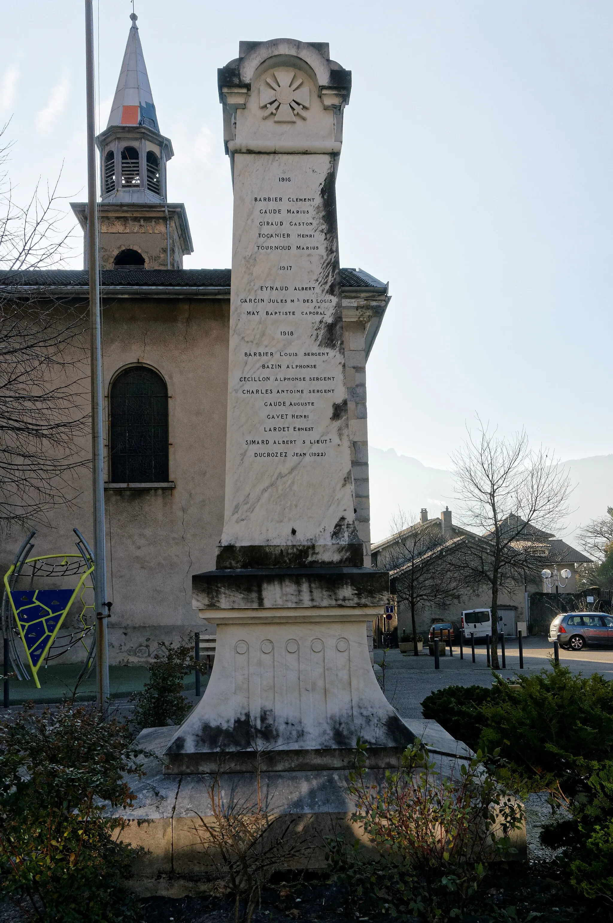 Photo showing: Monuments aux morts de Saint-Martin-le-Vinoux - face est