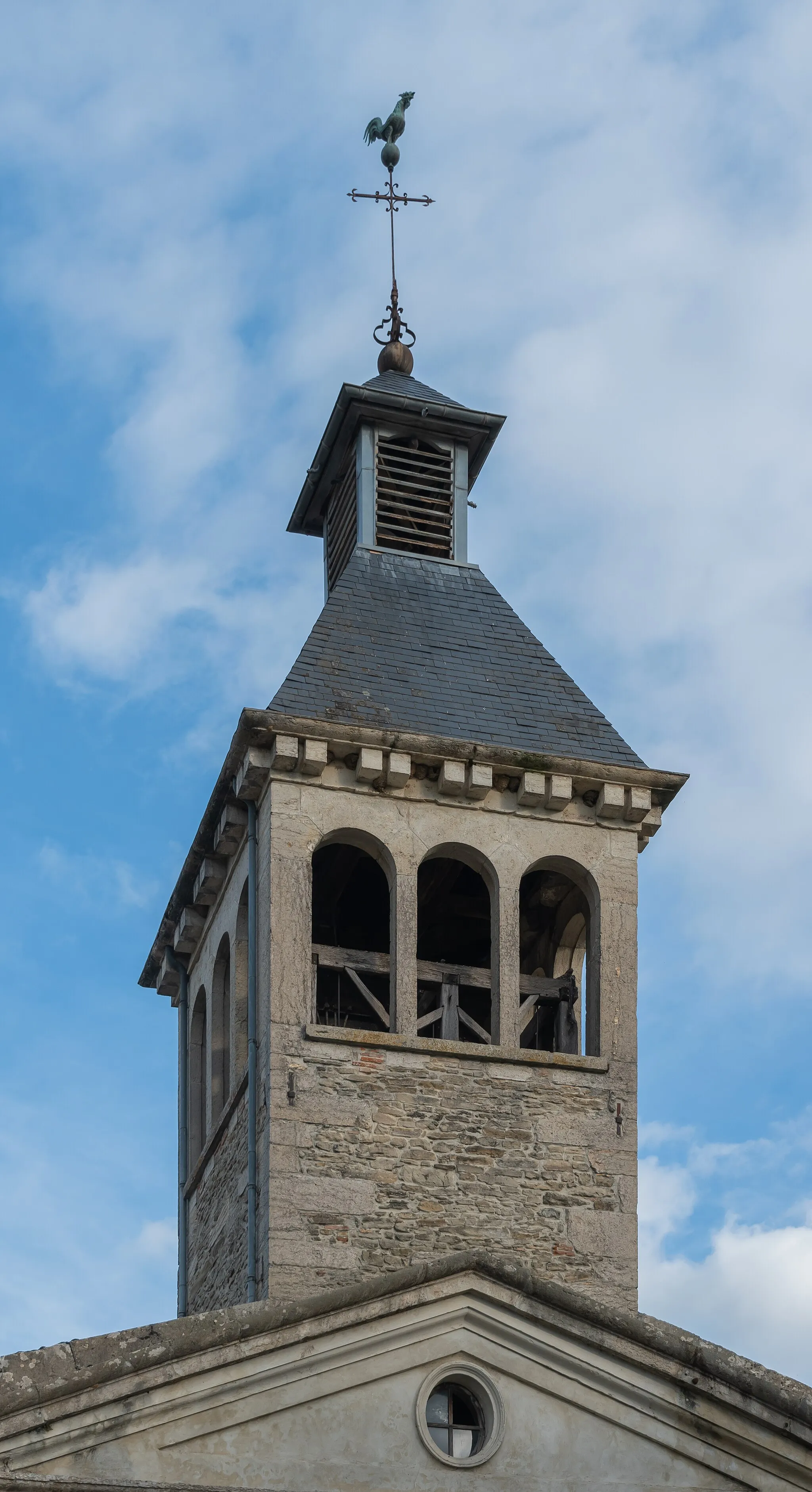 Photo showing: Bell tower of the Saint Savin church in Saint-Savin, Isère, France