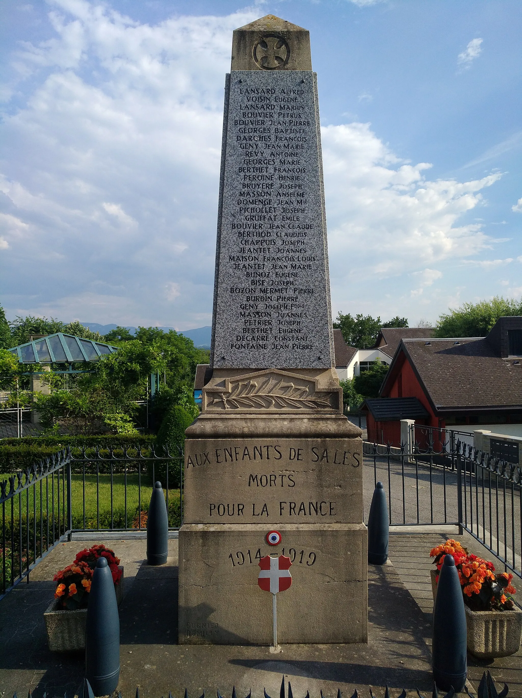 Photo showing: Monument aux morts de Sales, en Haute-Savoie.