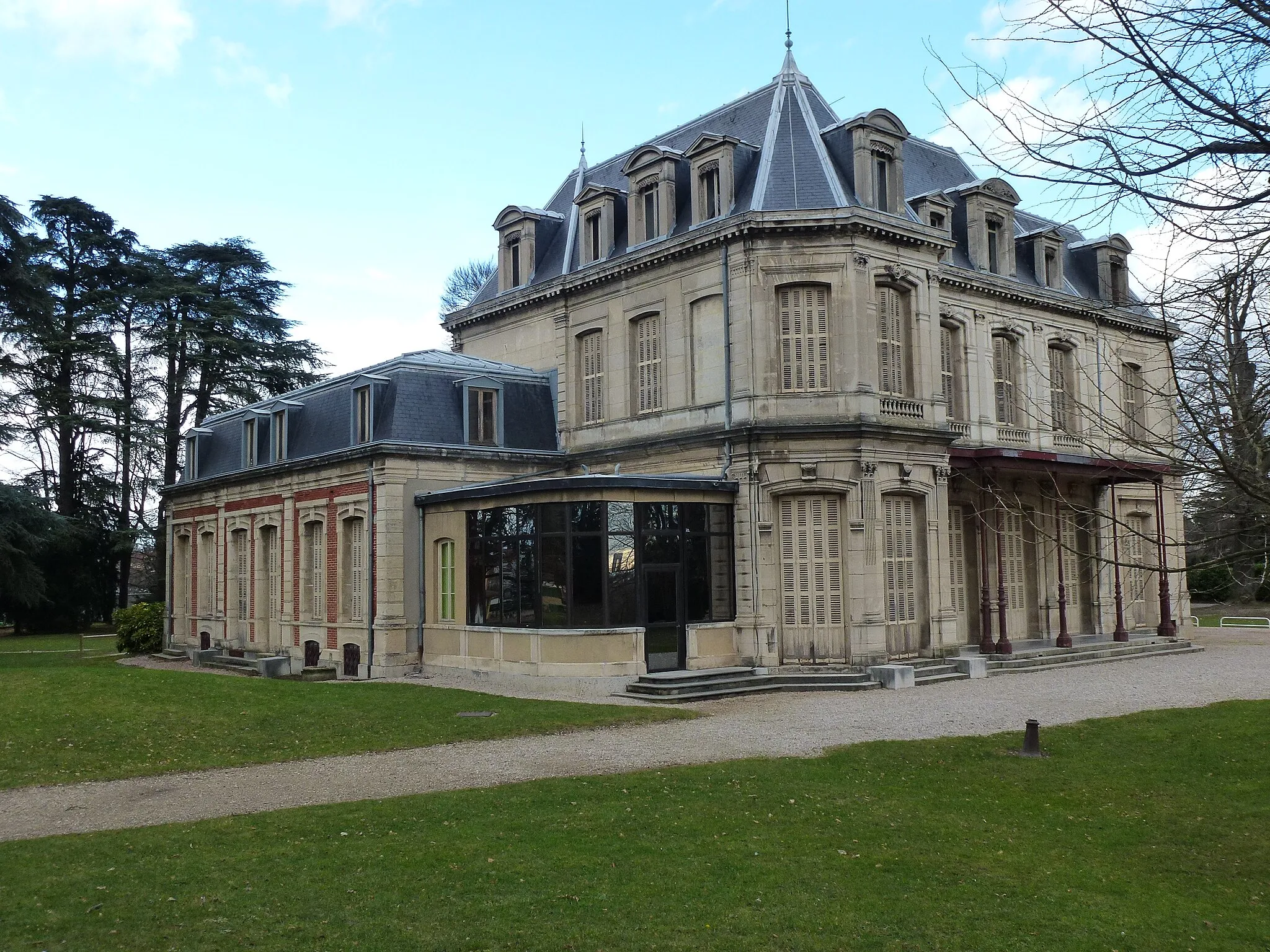 Photo showing: Château de Bernis à Sathonay-Village dans le Rhône.