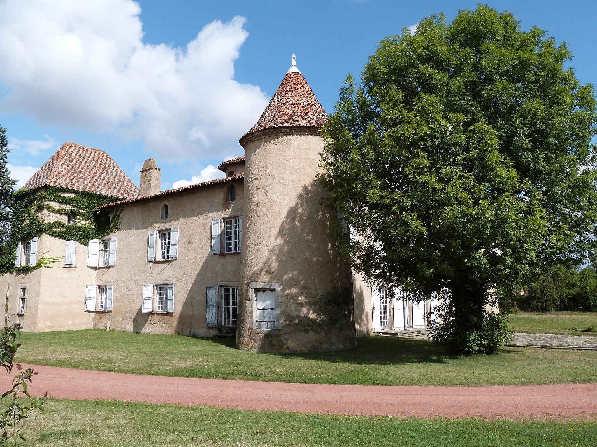 Photo showing: Le château de Montrouge à Savigneux (Loire)