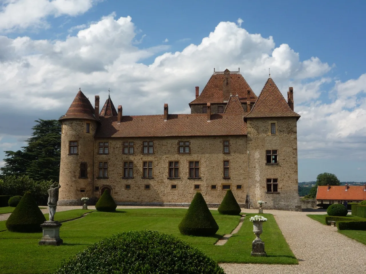 Photo showing: Façade sud du château des XIV-XVème siècle