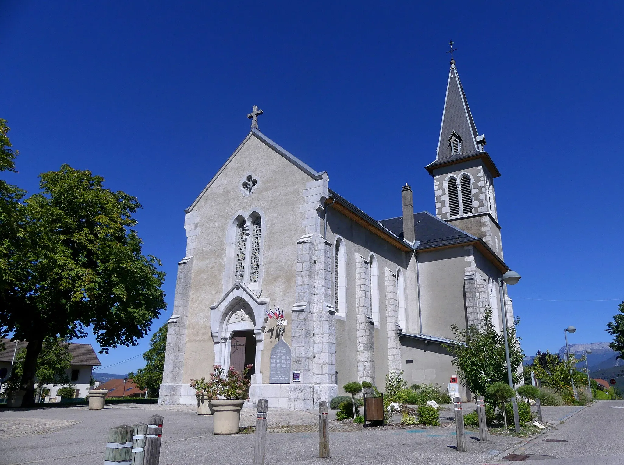 Photo showing: Sight of Vieugy church in the south of Annecy, Haute-Savoie, France.
