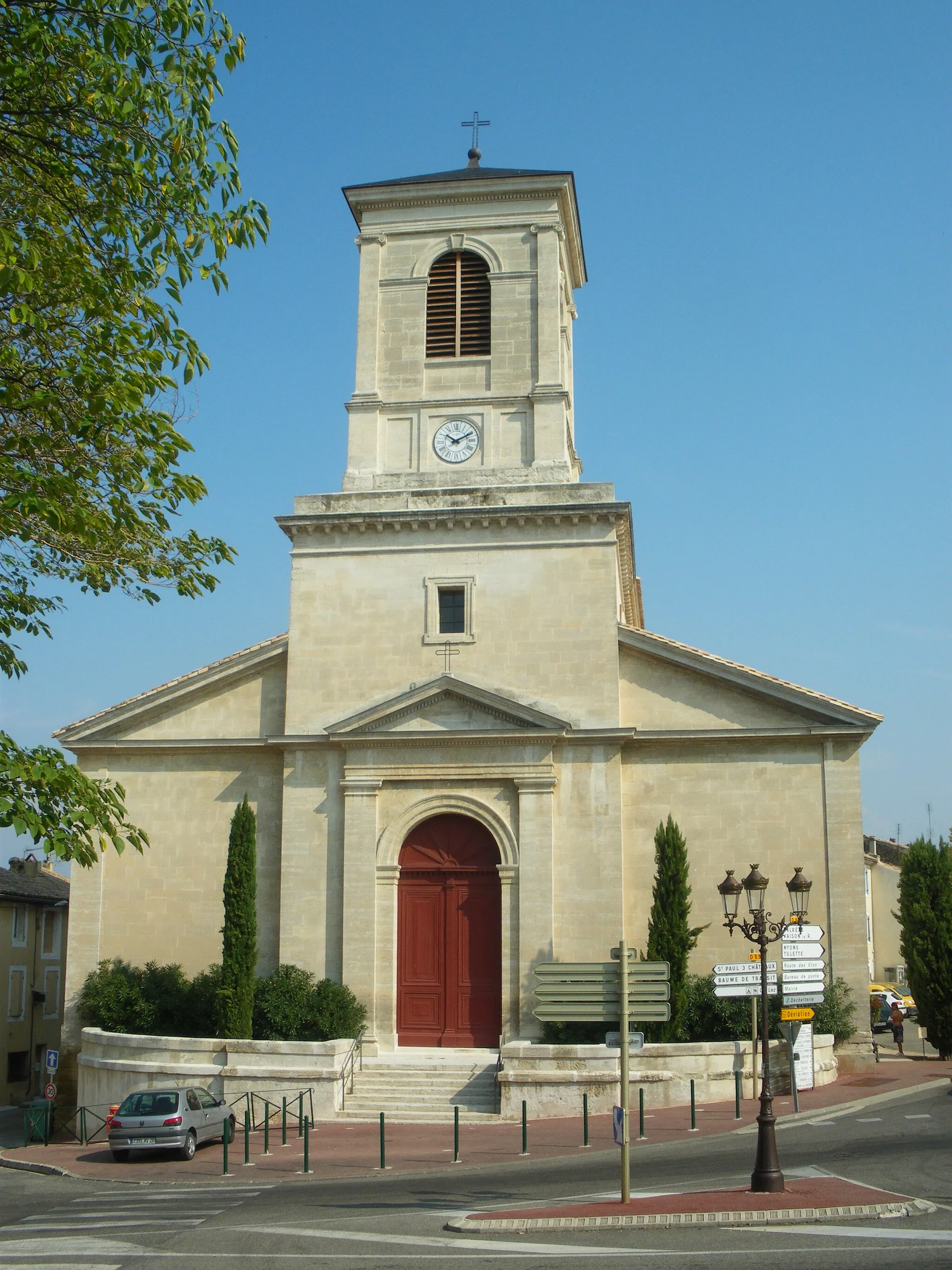Photo showing: Church of Suze la Rousse, Drome, France