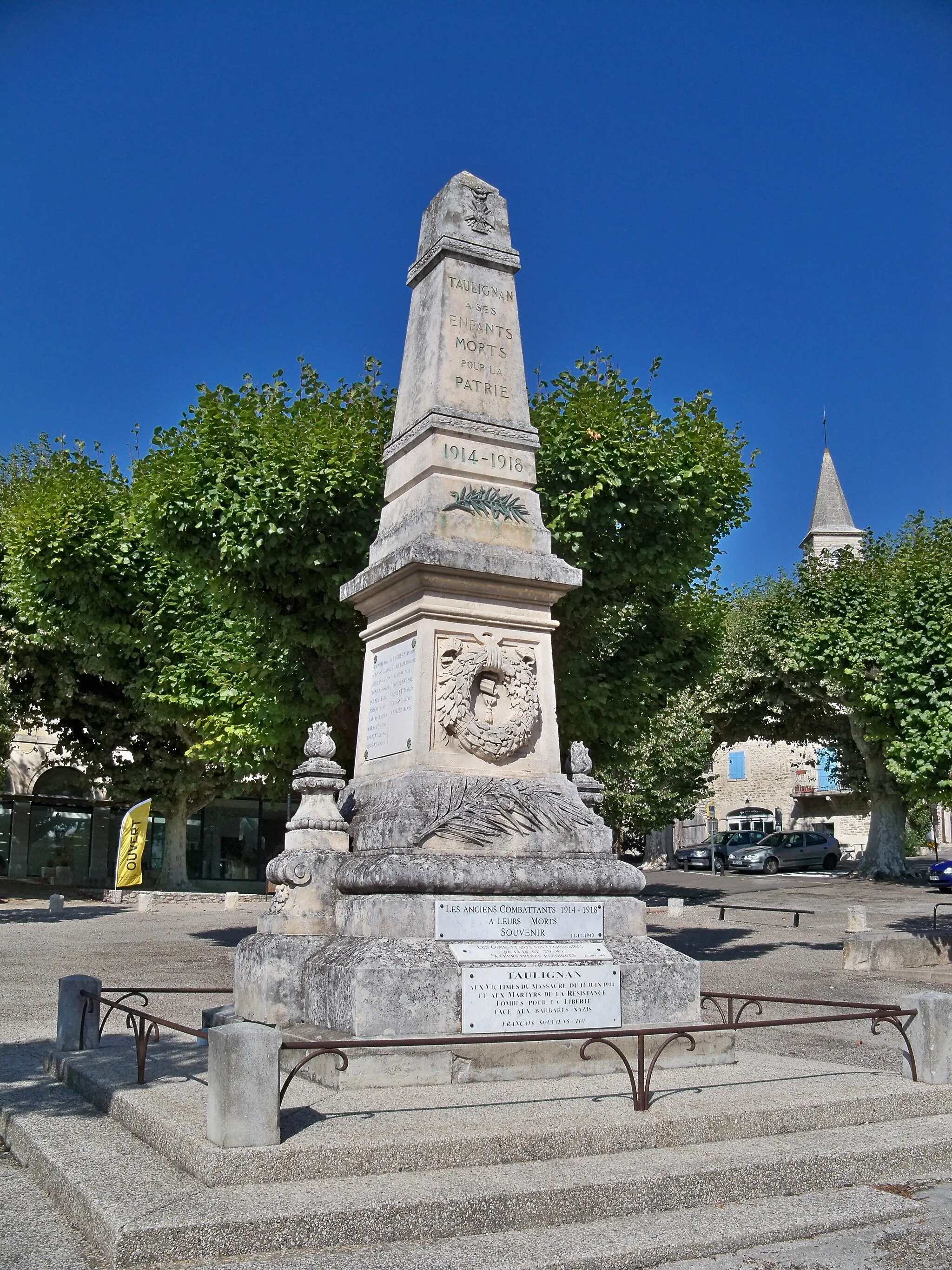 Photo showing: Monuments aux morts de Taulignan (26)