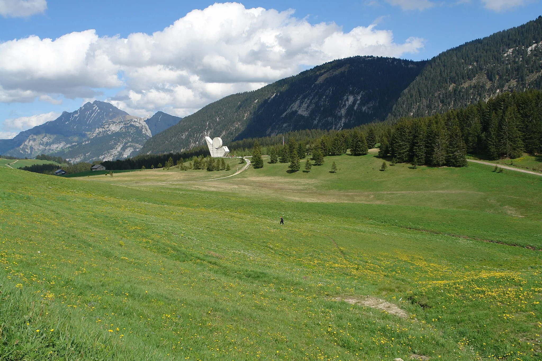 Photo showing: Glières plateau with the Resistance memorial.