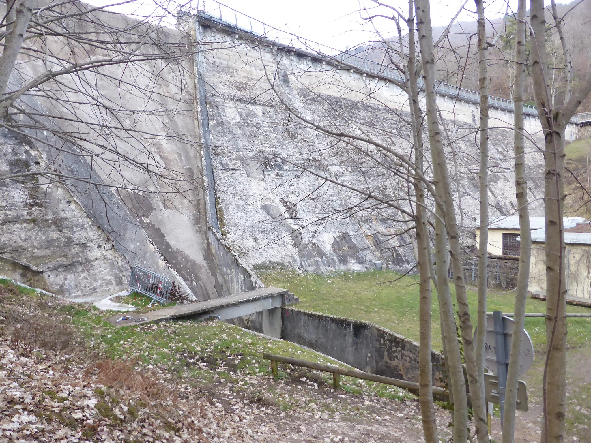 Photo showing: barrage du Garon