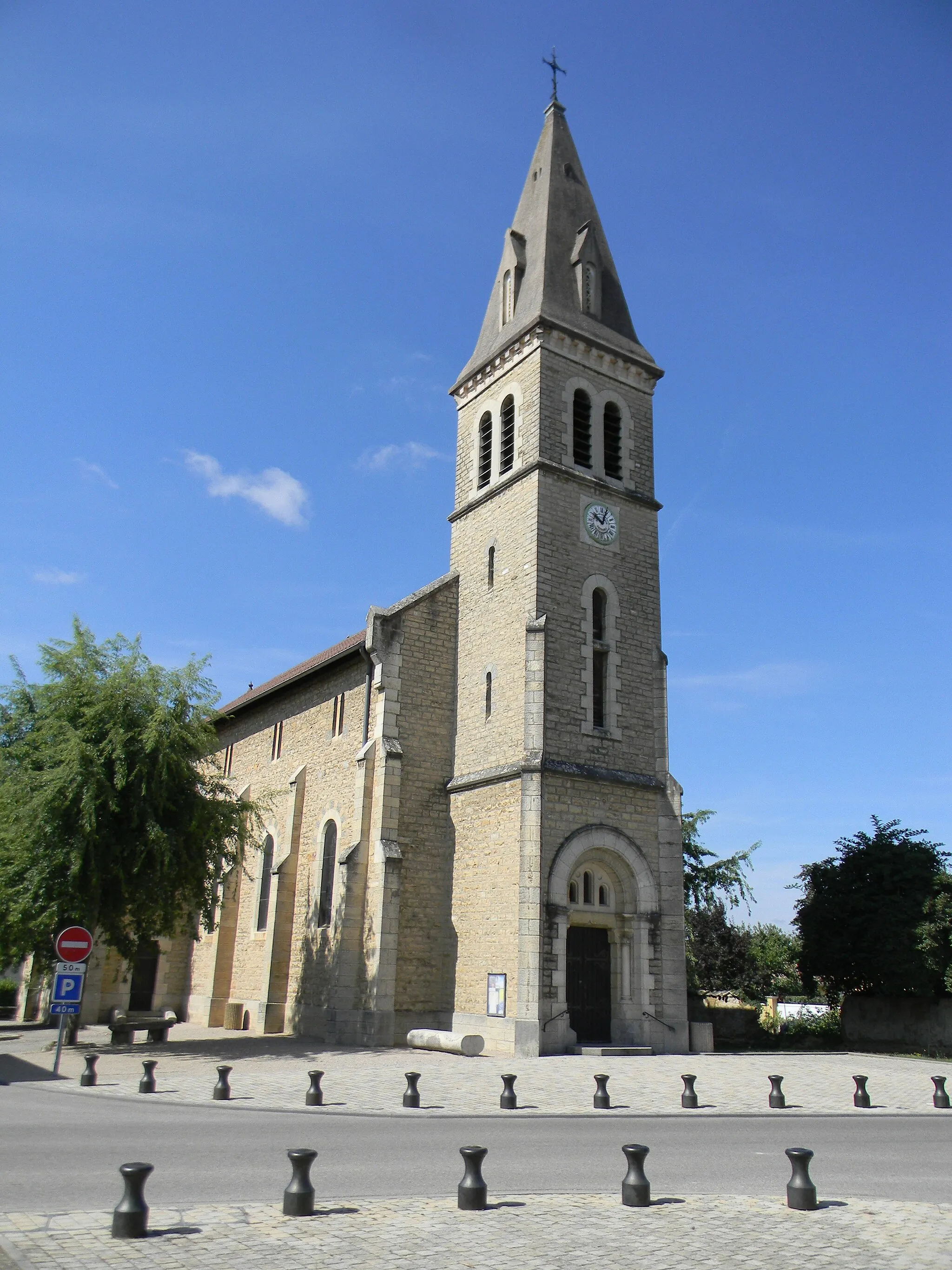 Photo showing: Église de Tignieu-Jameyzieu.