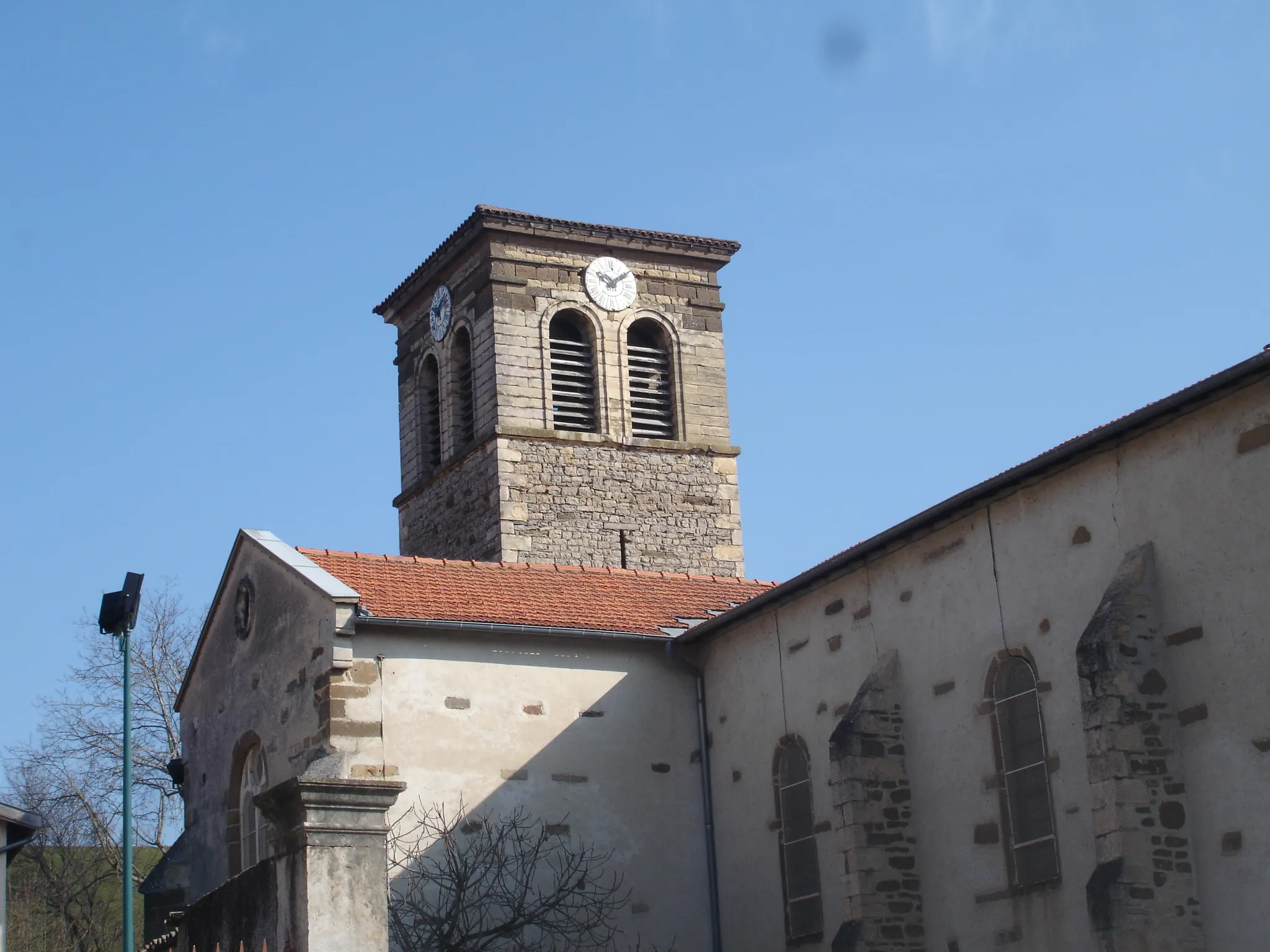 Photo showing: Toussieu (69) : Tour-clocher de l'église