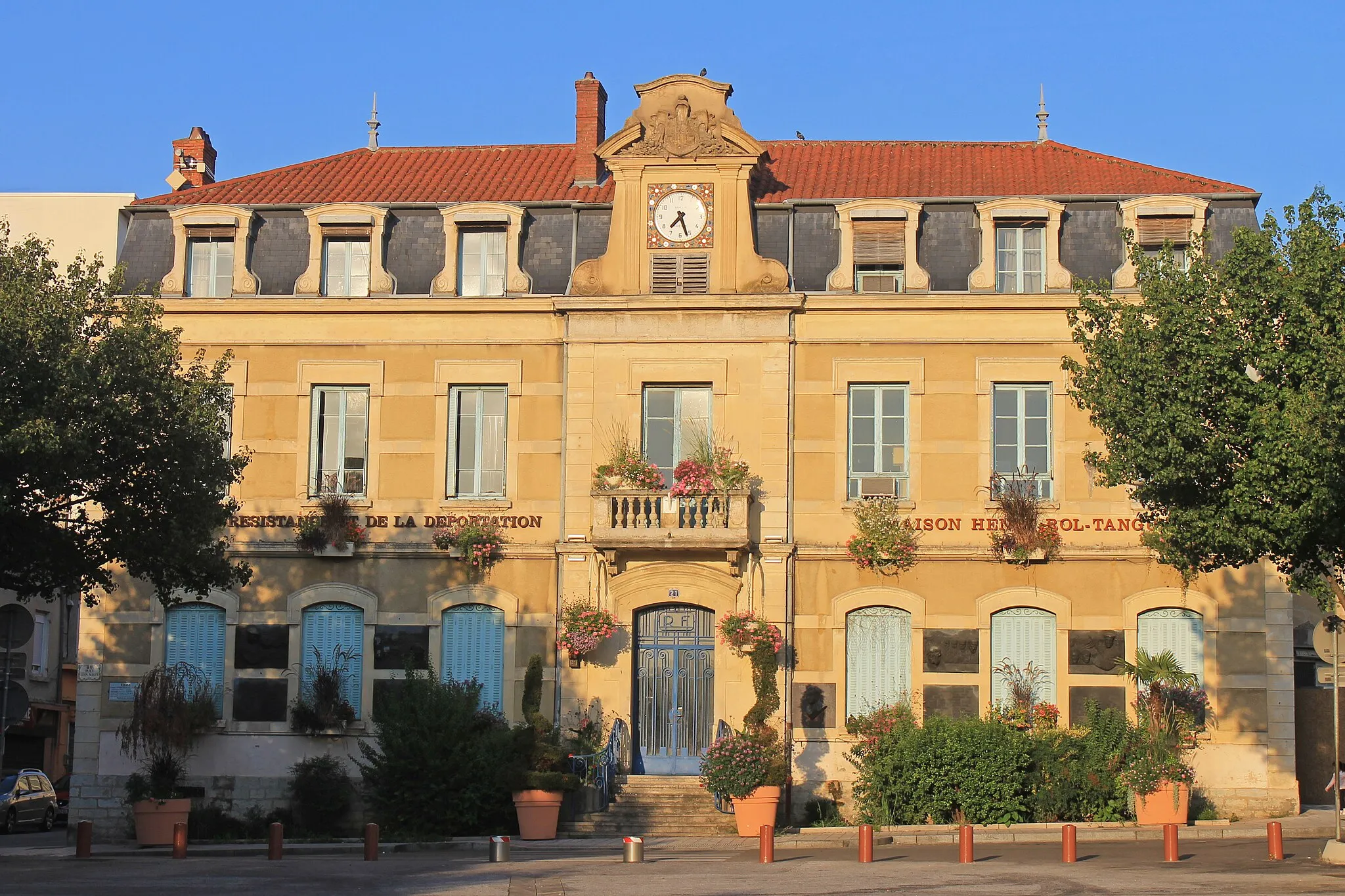 Photo showing: La façade de l'ancienne mairie de Vénissieux, aujourd'hui musée communal de la résistance et de la déportation.