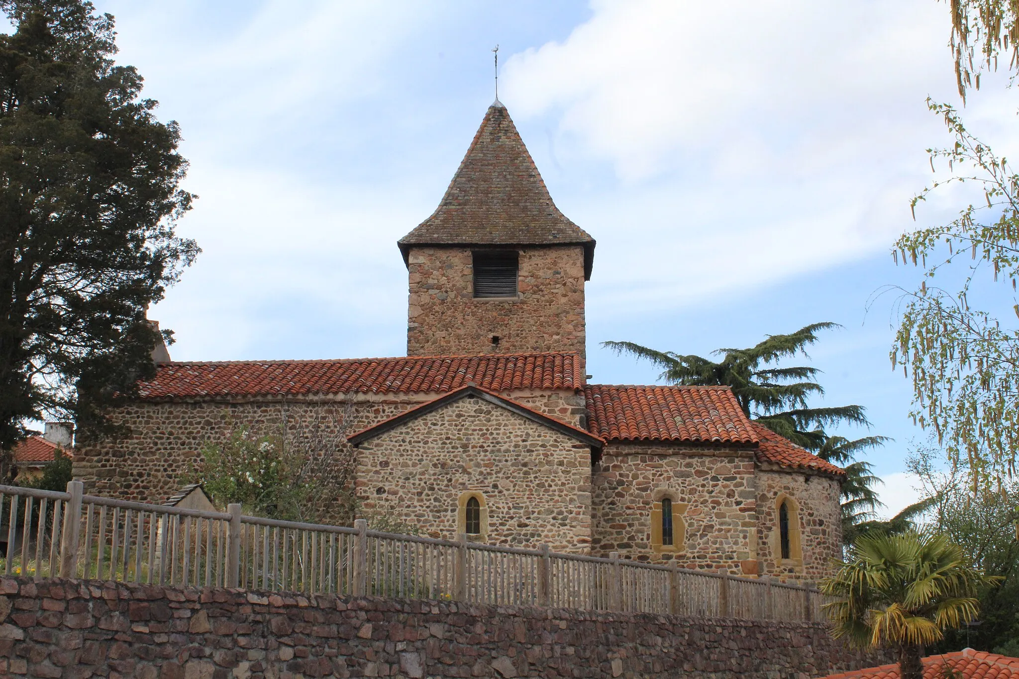 Photo showing: Chapelle Saint-Sulpice de Villerest.