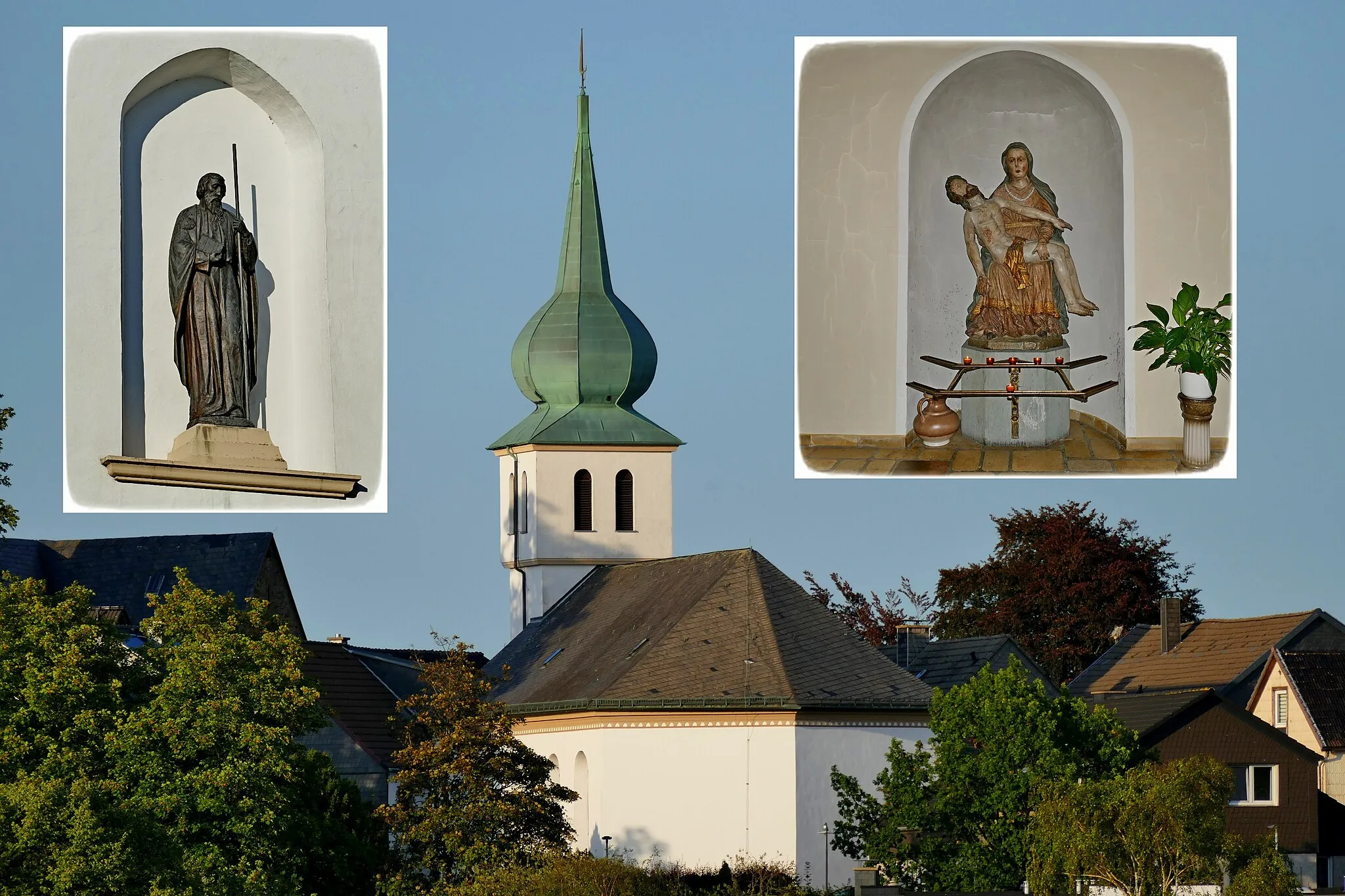 Photo showing: Die Katholische St. Jakobus-Kirche mit dem Jakobus am Eingangsportal und die geschnitzte Pieta von Ende 1600.