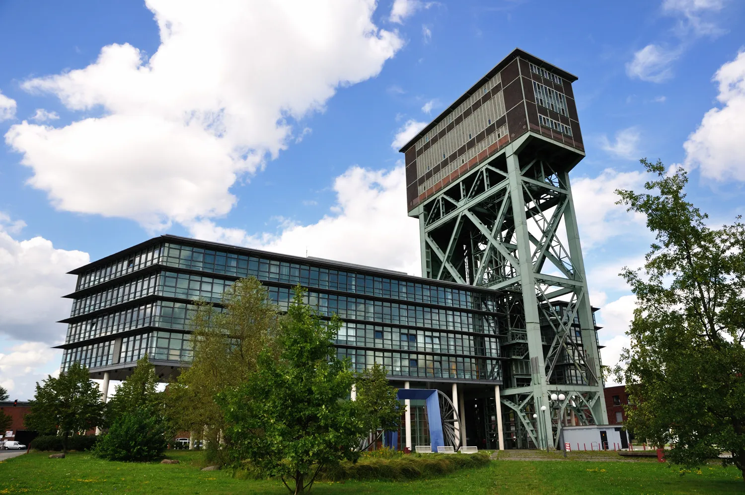 Photo showing: Der "Hammerkopfturm" der Zeche Minister Stein in Dortmund.