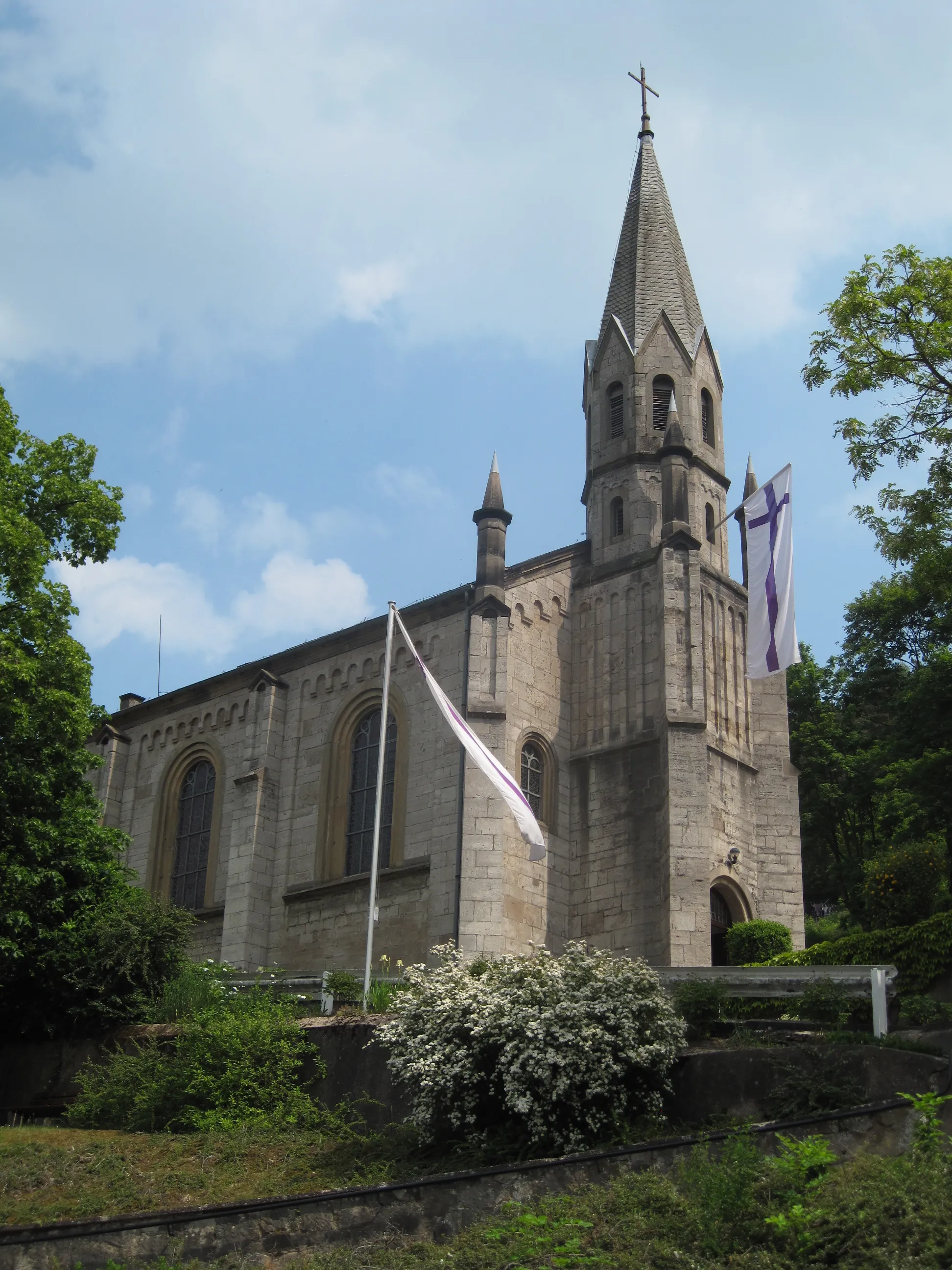 Photo showing: Evangelische Emmauskirche, Niedermarsberg, Jittenberg 7. Erbaut 1856 bis 1864, Denkmal.