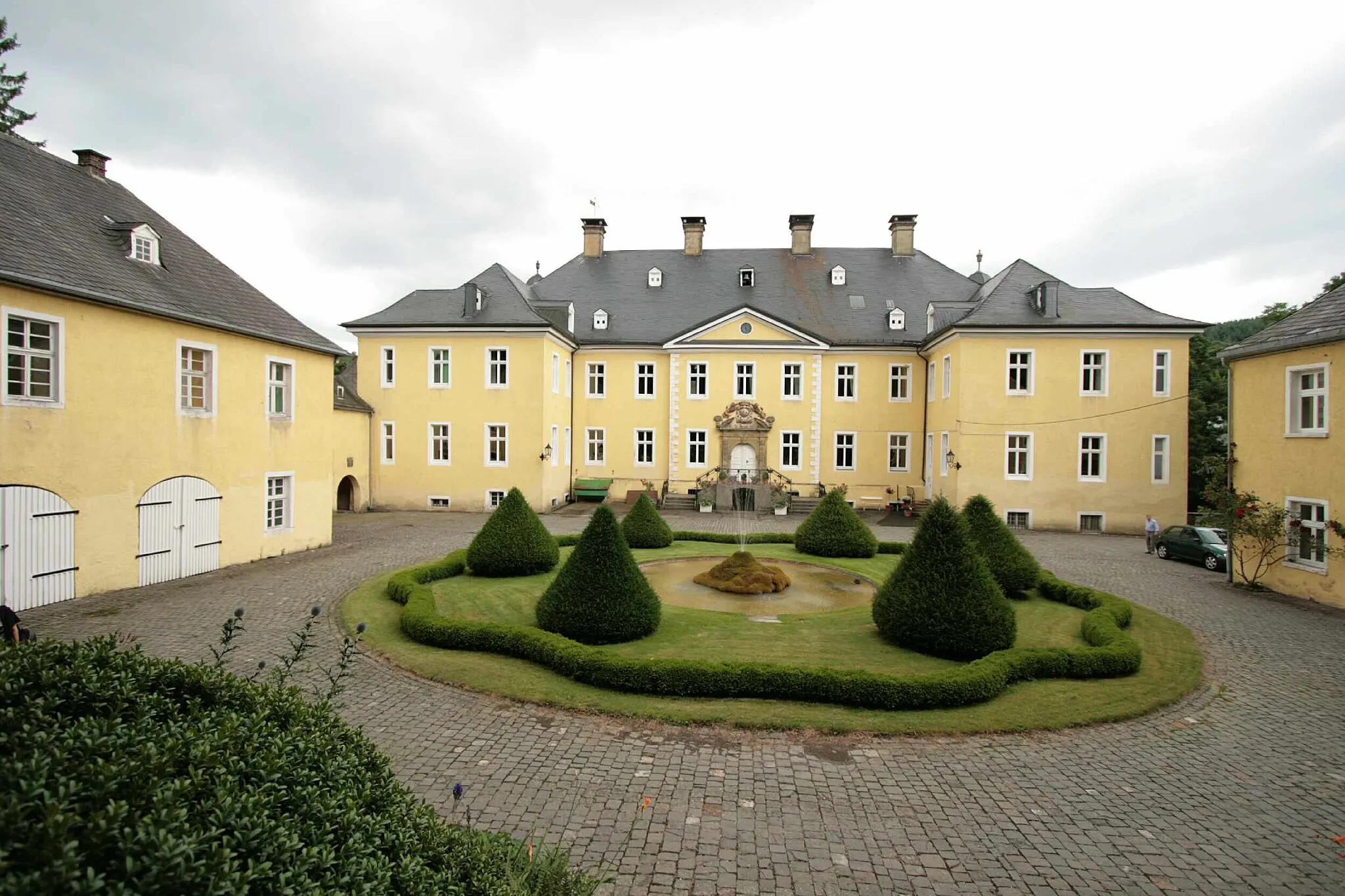 Photo showing: Schloss Antfeld in Olsberg, Innenhof