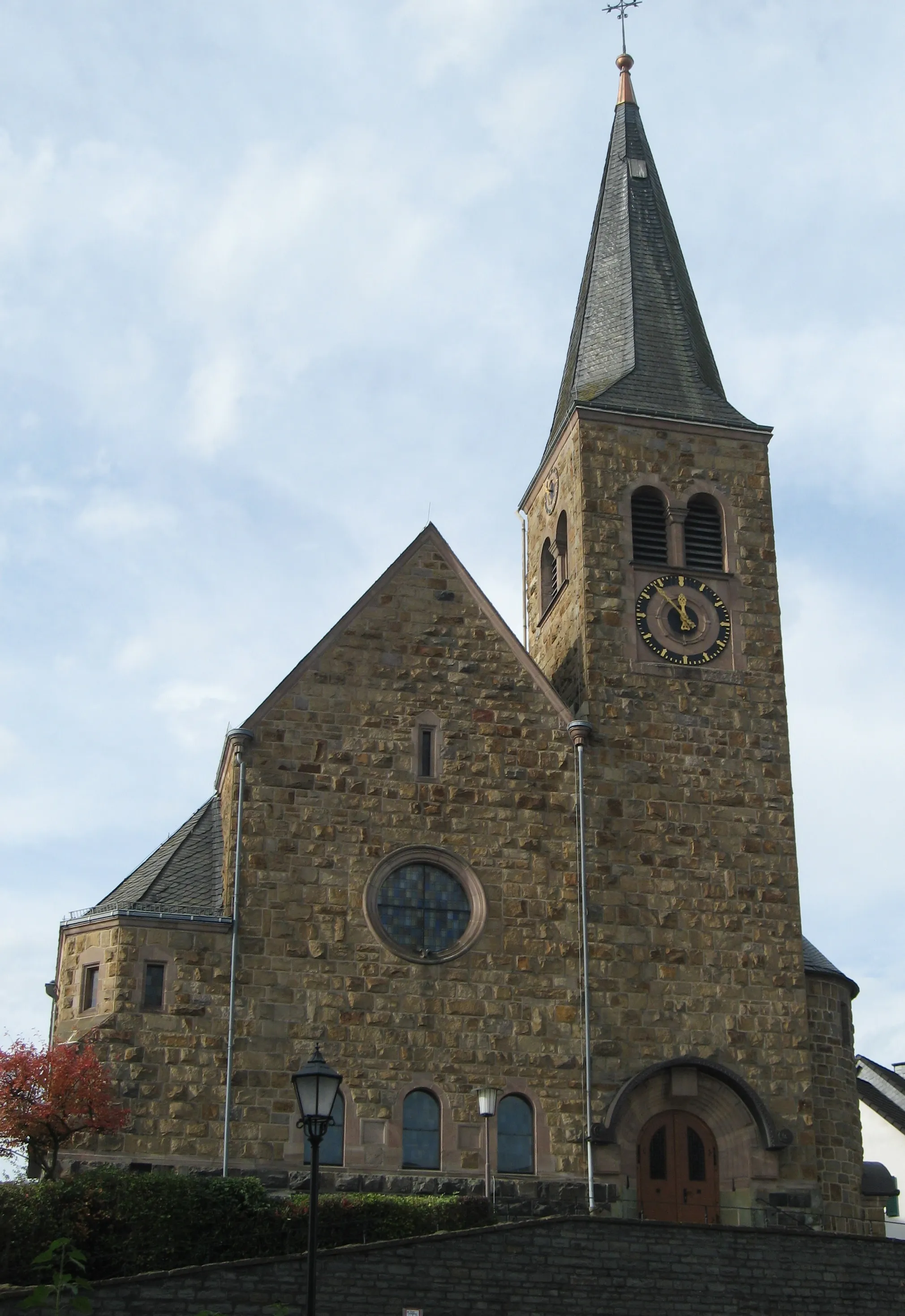 Photo showing: Die evangelische Kirche in Wilnsdorf.