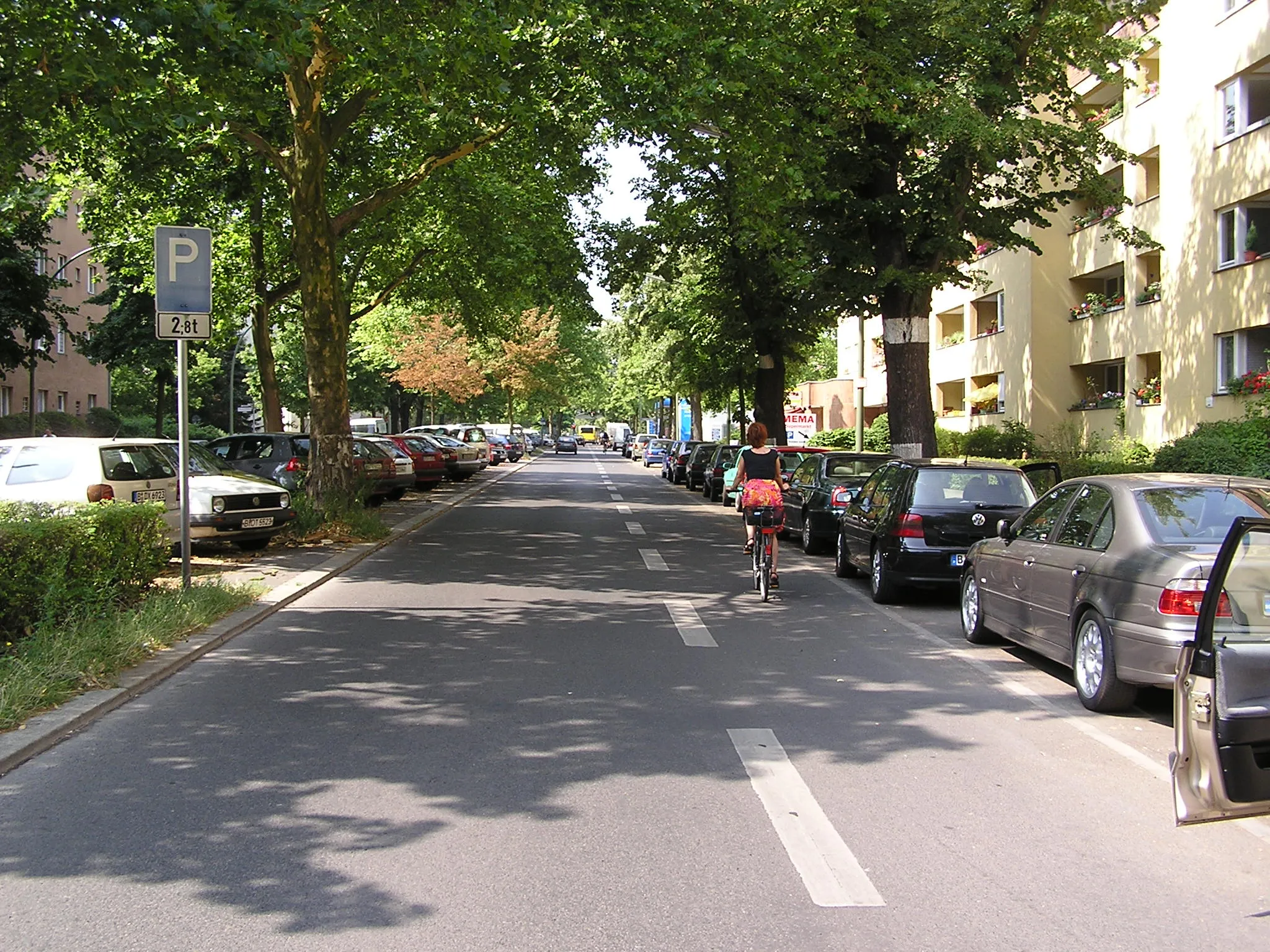 Photo showing: Berlin, Südwestkorso in Höhe Bonner Straße