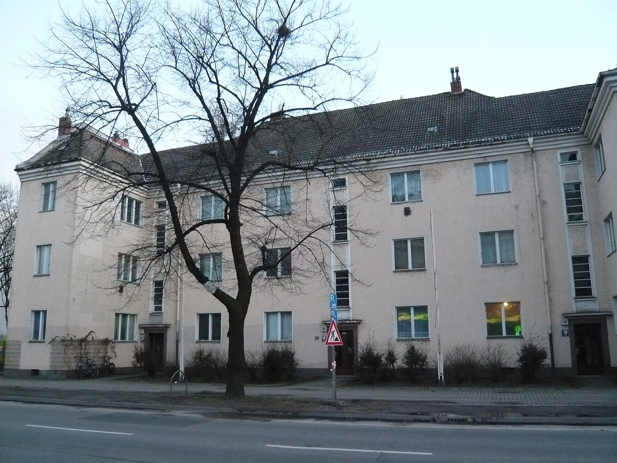 Photo showing: Straße Alt-Friedrichsfelde