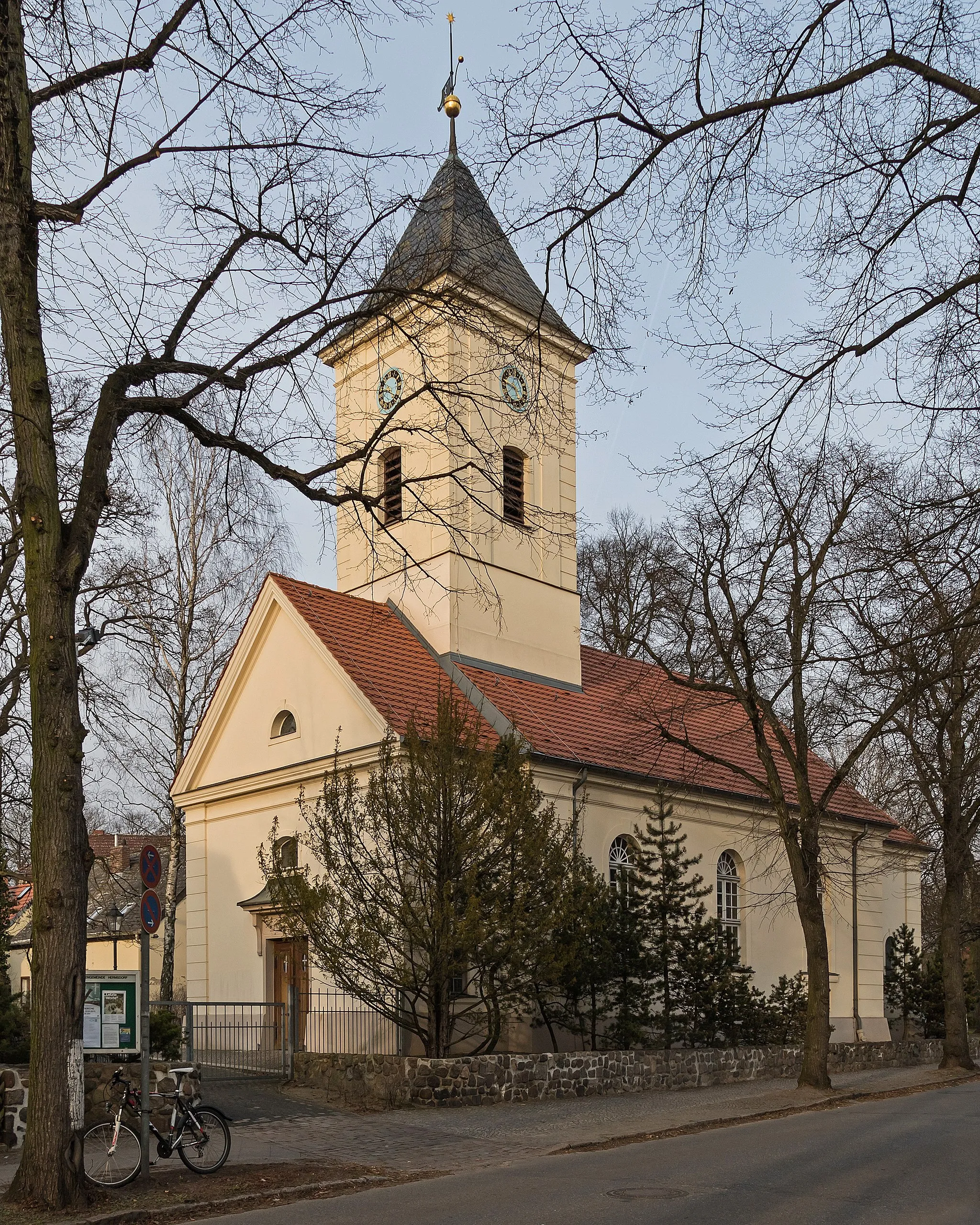 Photo showing: Village church of Hermsdorf in Berlin