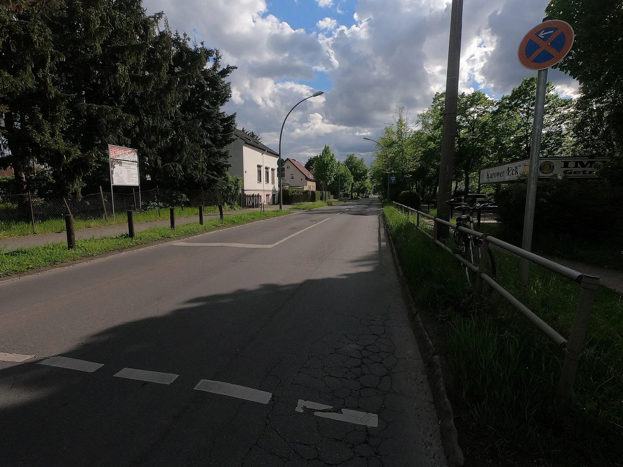 Photo showing: Blick auf die Blankenburger Chaussee Richtung Süden