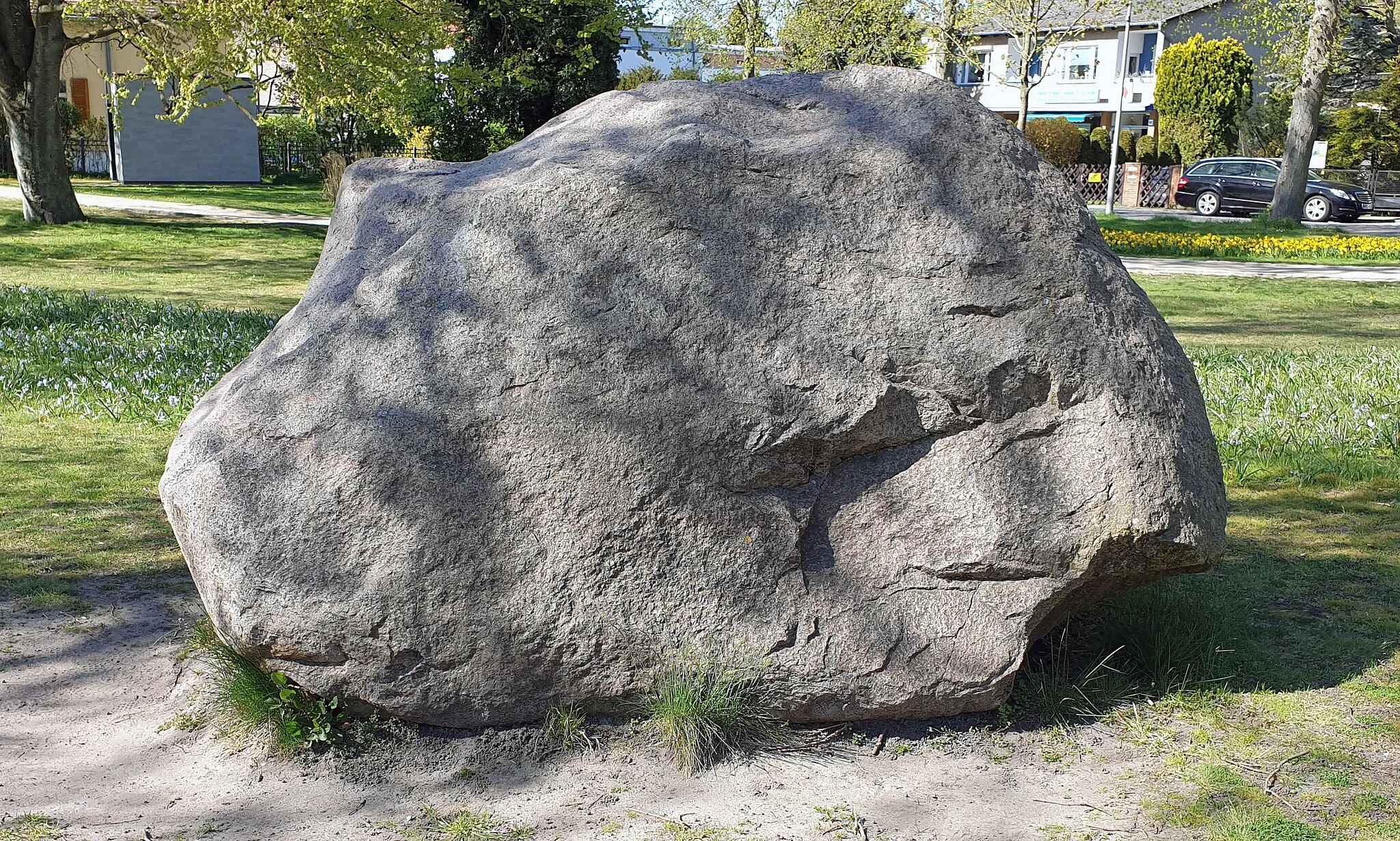 Photo showing: Memorial stone, Kladower Findling, Kladower Damm 380, Berlin-Kladow, Germany