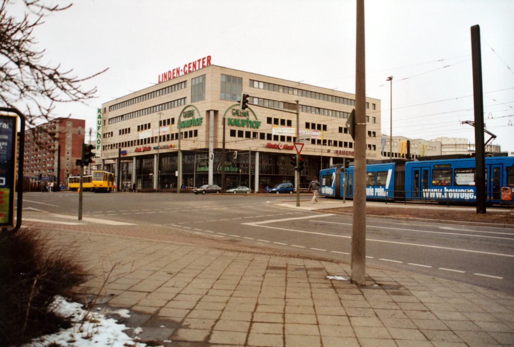 Photo showing: Prerower Platz mit Linden-Center in Berlin-Neu-Hohenschönhausen
