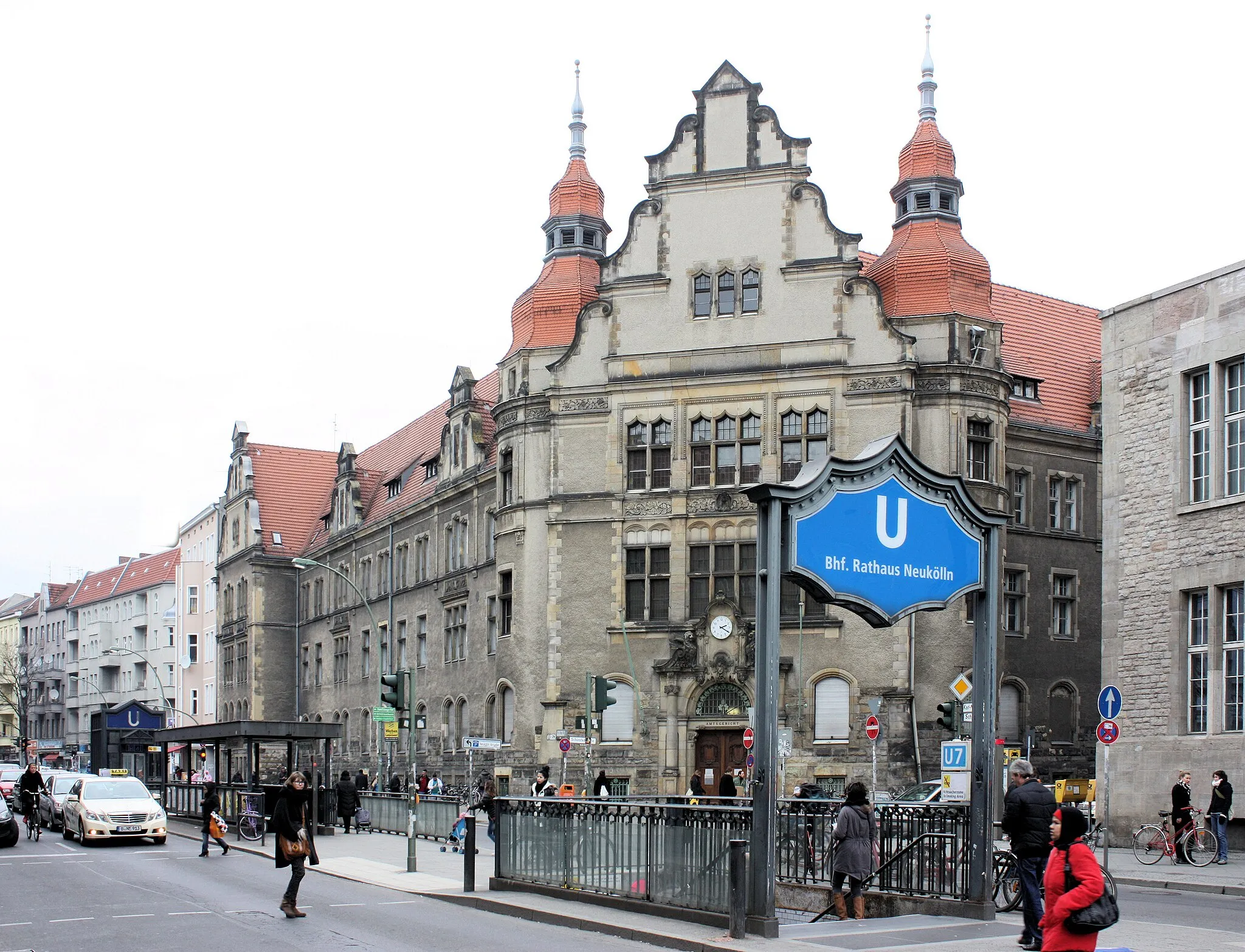 Photo showing: Berlin-Neukölln, the district court, shot in 2013