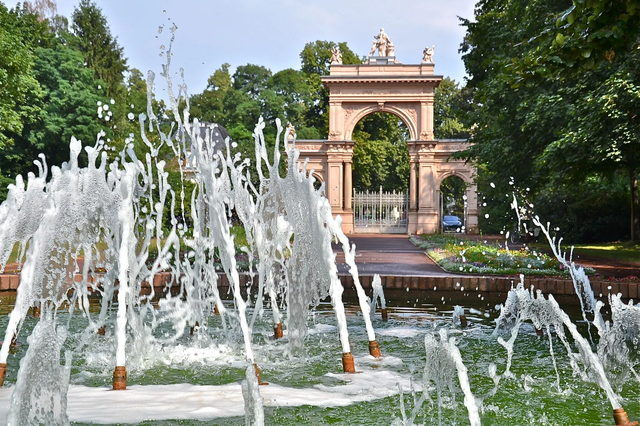 Photo showing: Rosa Triumphbogen Eingang des bürgerpark in pankow-berlin