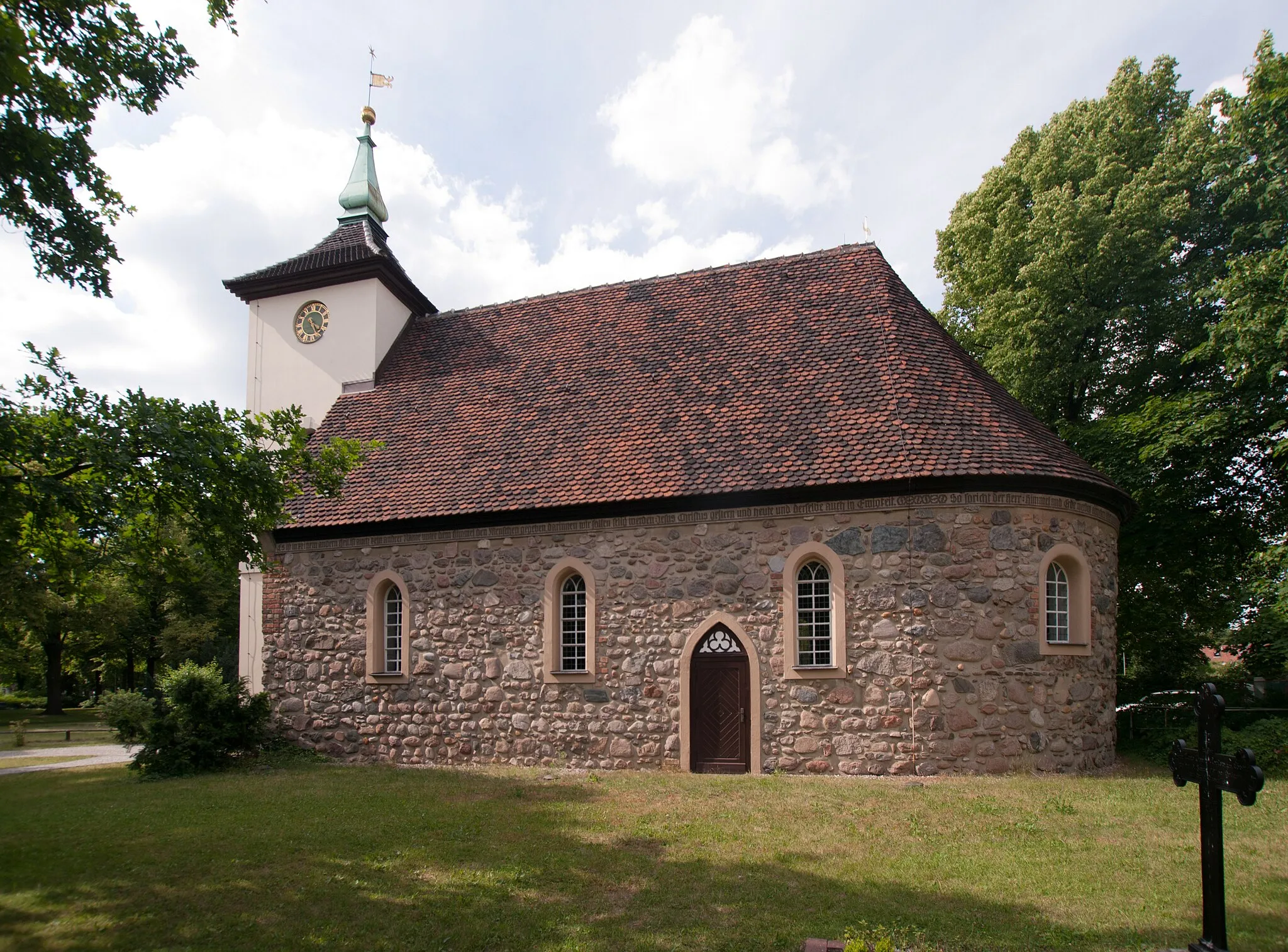 Photo showing: Old village church Reinickendorf.